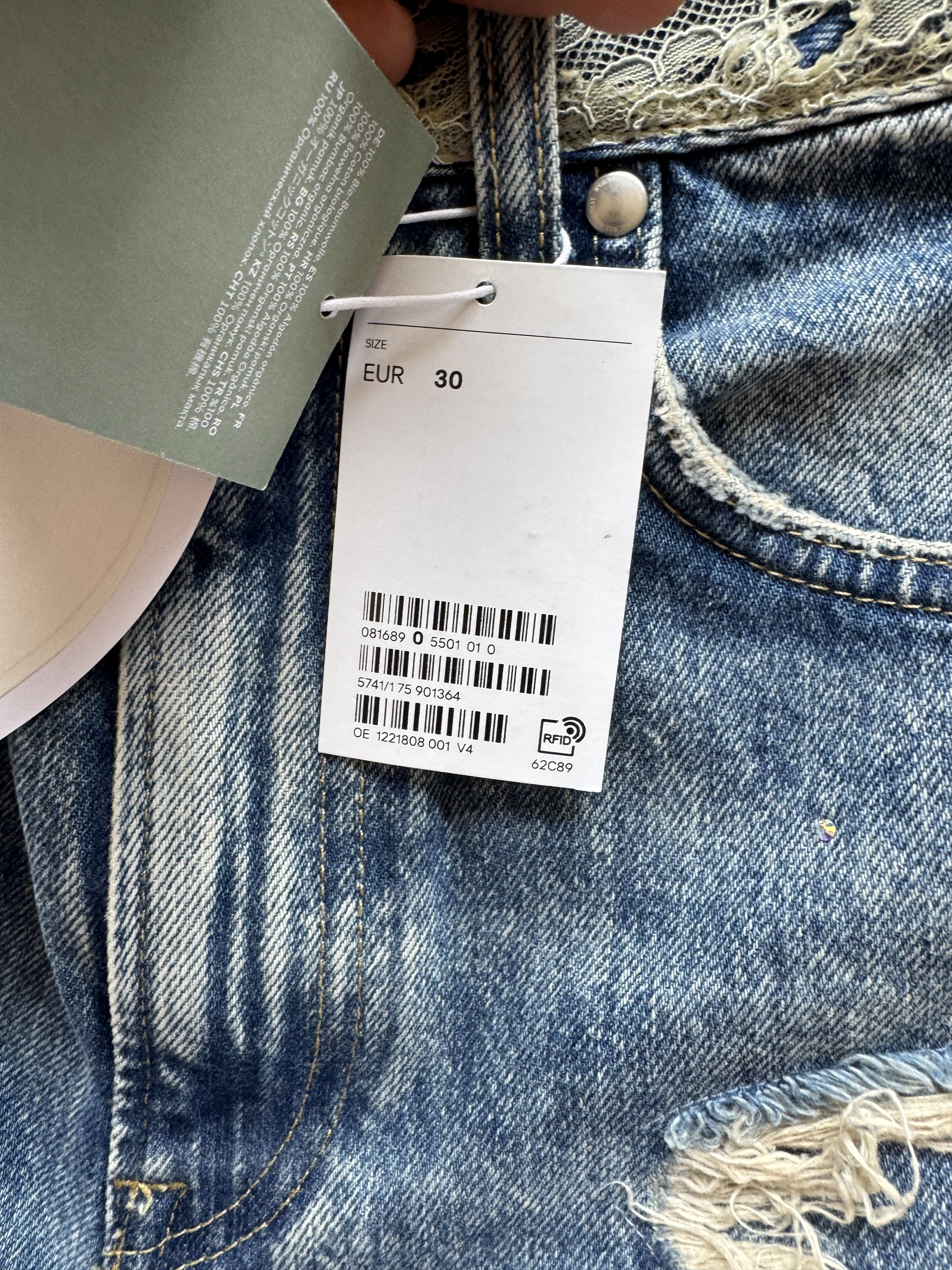 H&M × Jean-Michel Basquiat × Who Decides War Distressed rhinestone graphic jeans Size US 30 / EU 46 - 11 Thumbnail