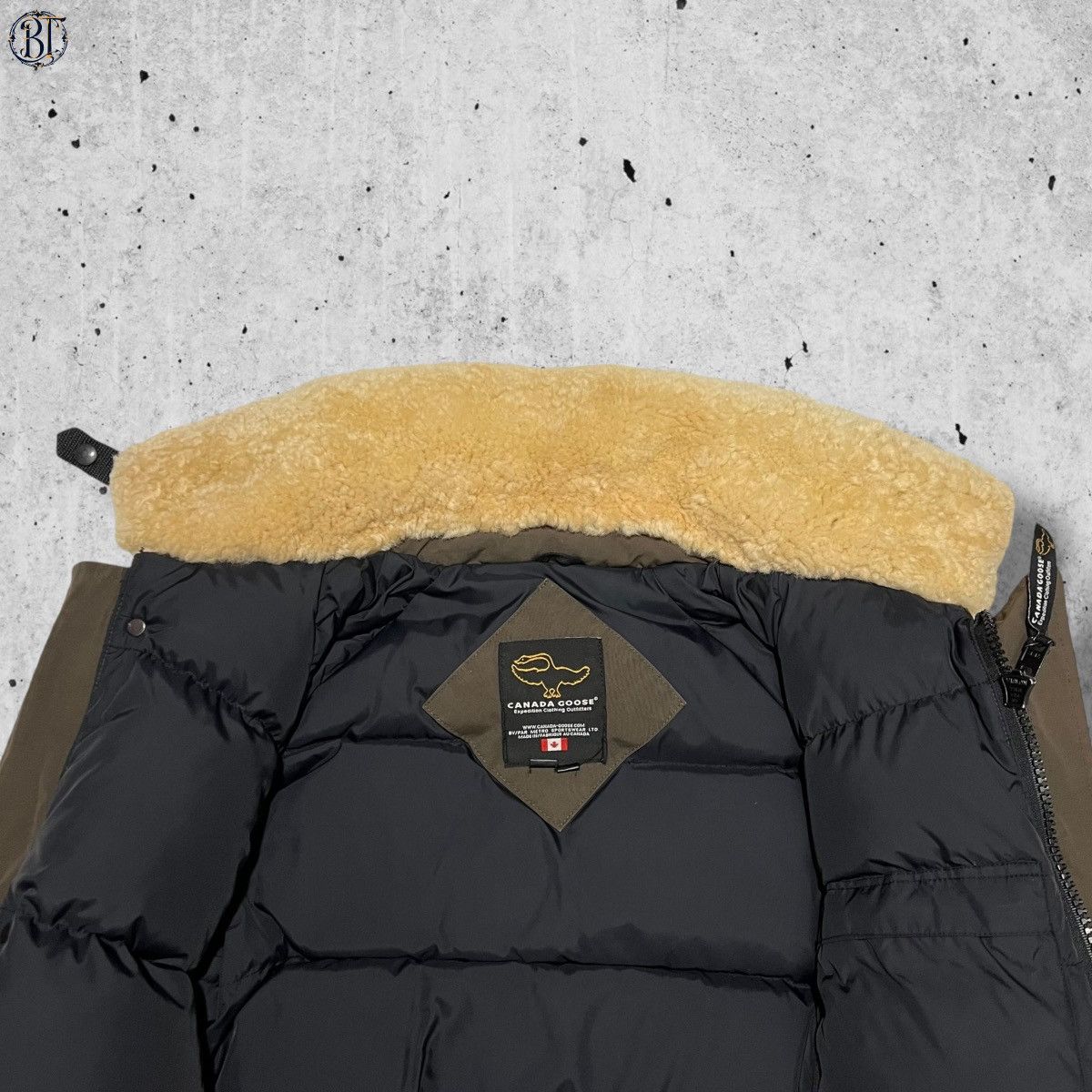 Canada Goose Canada Goose CHILLIWACK men's Airforce shearling bomber Size US XS / EU 42 / 0 - 11 Thumbnail
