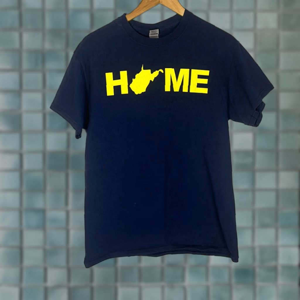 Gildan West Virginia Mountaineers WVU Home Mountaineer Pride Tshirt M Medium Women Multicolor T-Shirt Gildan Regular Size M Size M / US 6-8 / IT 42-44 - 1 Thumbnail