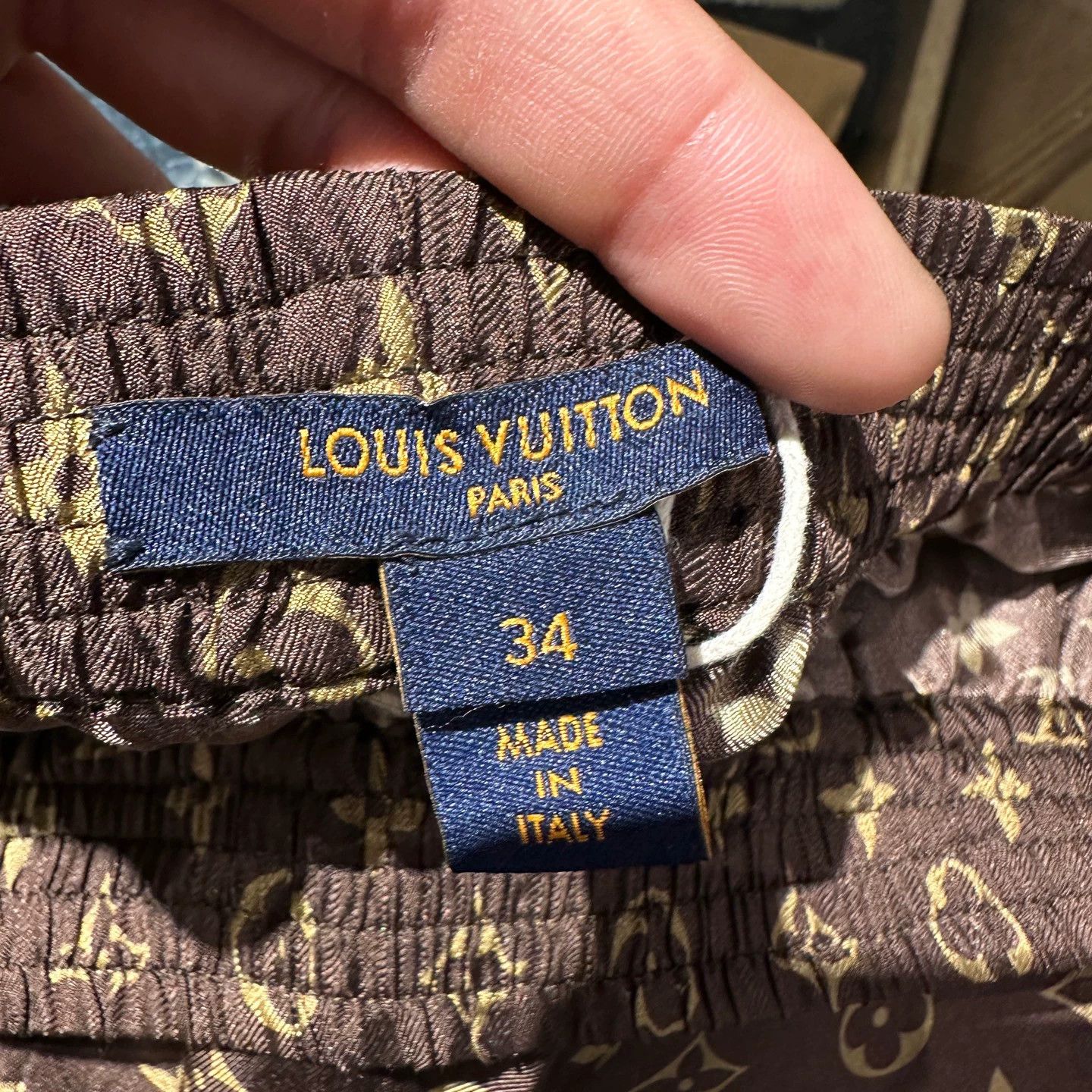 Louis Vuitton Louis Vuitton Monogram All-Over Silk Shorts 34 Size 25" / US 0 / IT 36 - 3 Thumbnail