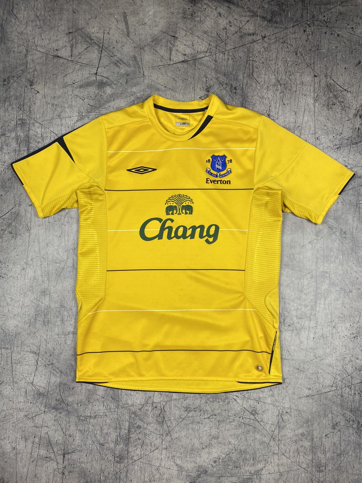 Umbro Umbro Everton England 2004 / 2005 Soccer Jersey Size US M / EU 48-50 / 2 - 2 Thumbnail