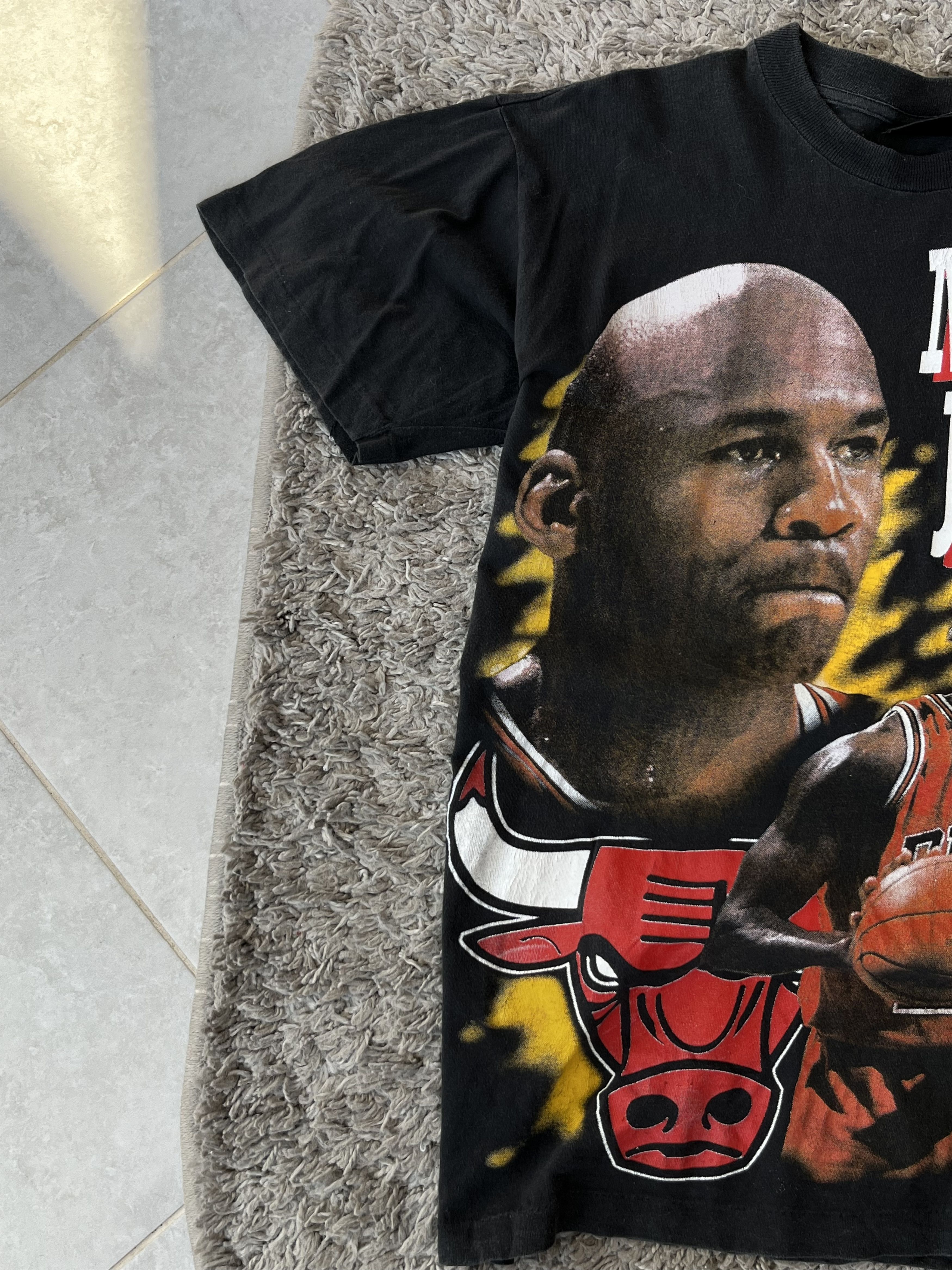 NBA MICHAEL JORDAN Chicago Bulls All Over Print Single Stitch Size US M / EU 48-50 / 2 - 3 Thumbnail
