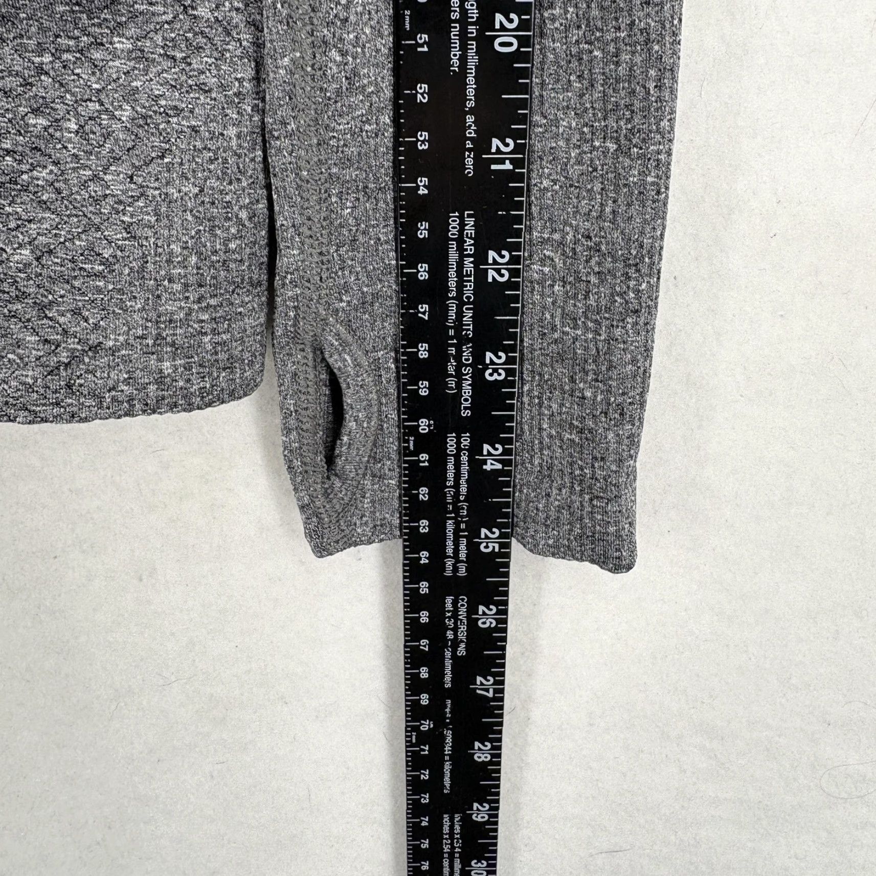 Athleta Athleta Hoodie Womens L Gray Lightweight Ruched Knit Thumbholes Gym Pullover Crew Neck Size L / US 10 / IT 46 - 7 Thumbnail