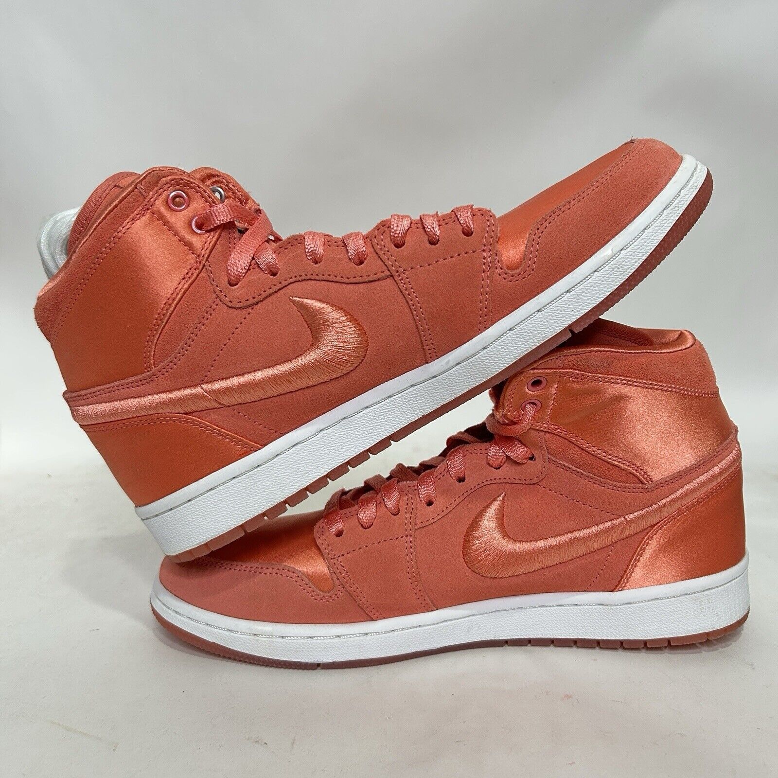 Nike Nike Air Jordan 1 Retro High WMNS Season of Her “Sunblush” Size US 10 / IT 40 - 3 Thumbnail