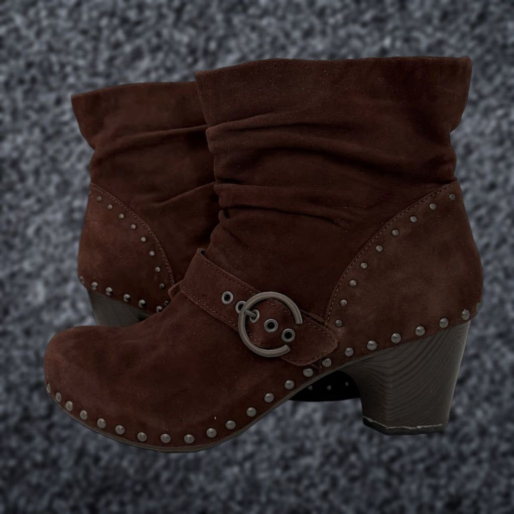 VINTAGE Dansko Nikita Dark Brown Suede Slouchy Studded Ankle Boot 41 10.5/11 Womens Boots Brown Studded Slouchy Ankle Boot Dansko Nikita 90s?