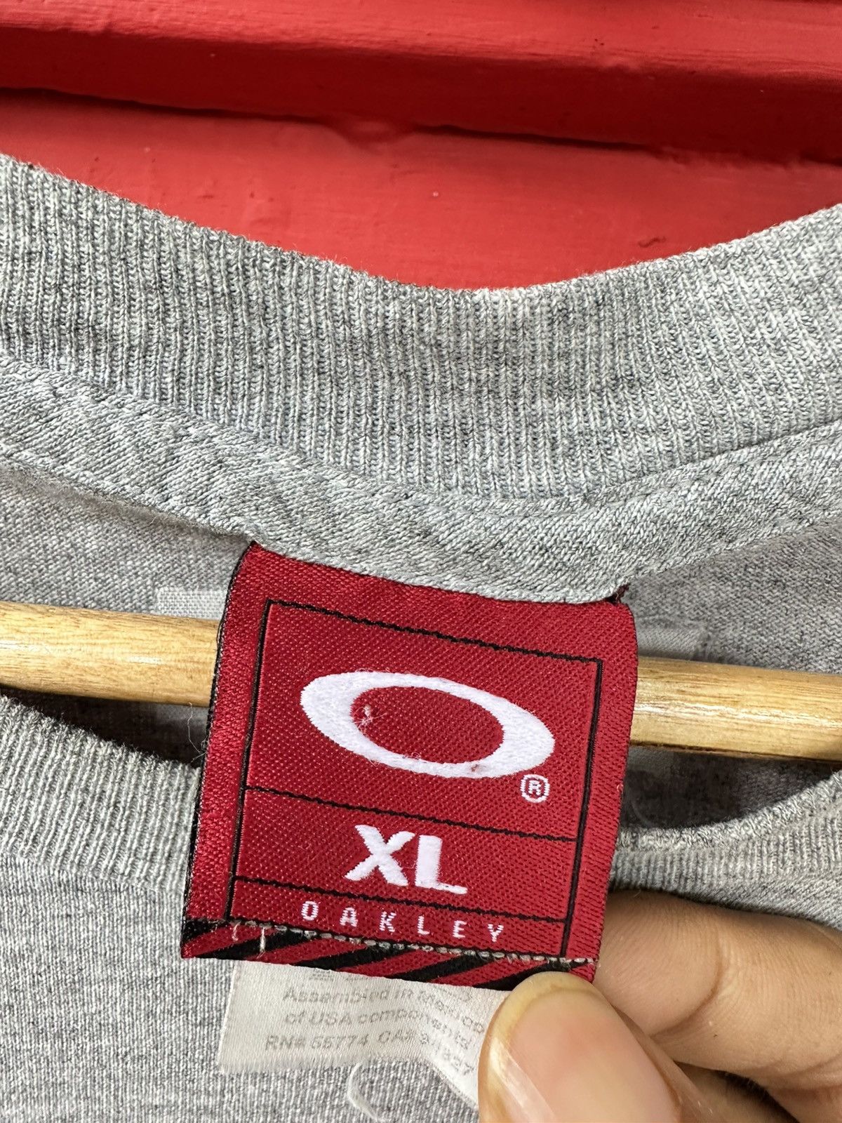 Oakley Vintage 90s Oakley Software 3D Center Logo Tee Size US XL / EU 56 / 4 - 9 Thumbnail