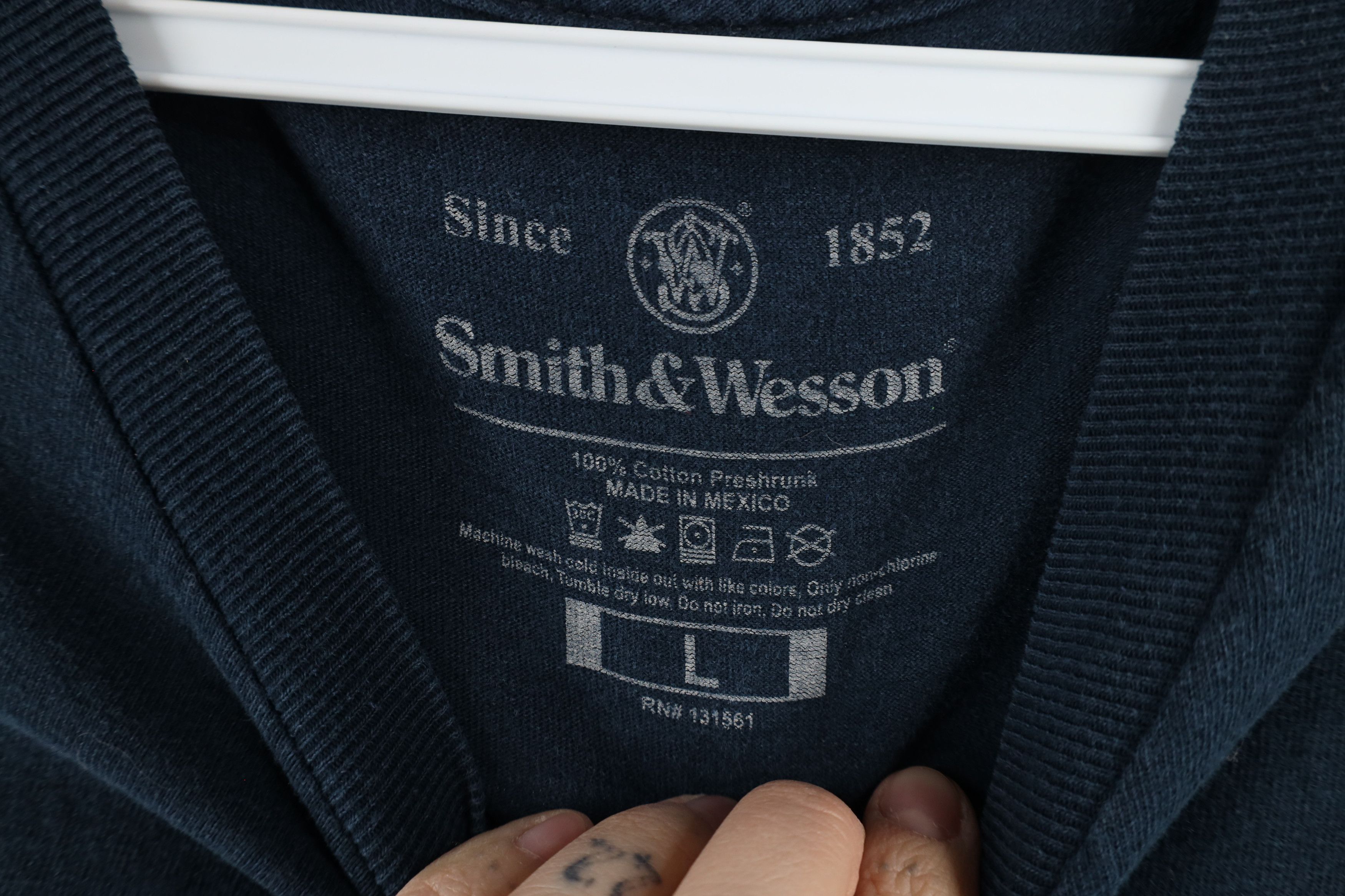 Vintage Vintage Y2K Smith & Wesson Spell Short Sleeve T-Shirt Blue Size US L / EU 52-54 / 3 - 6 Thumbnail