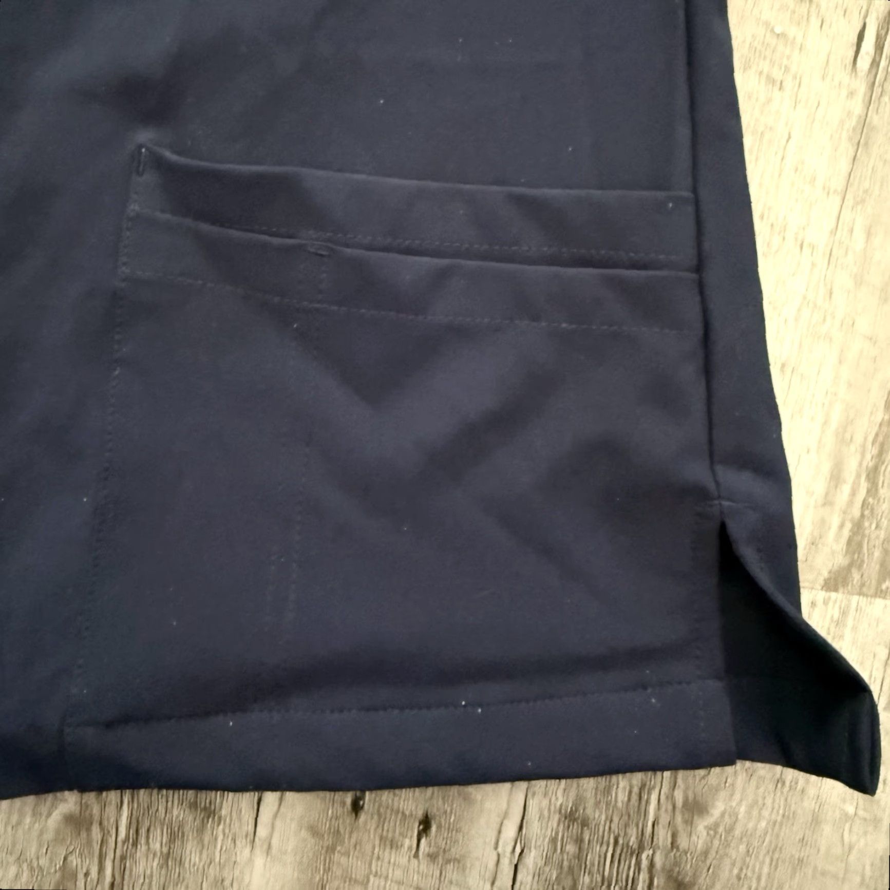 Vintage Cozy Fit Scrub Top Womens XL Navy Blue V-Neck 2 Pockets Medical Uniform Stretch Size XL / US 12-14 / IT 48-50 - 4 Thumbnail