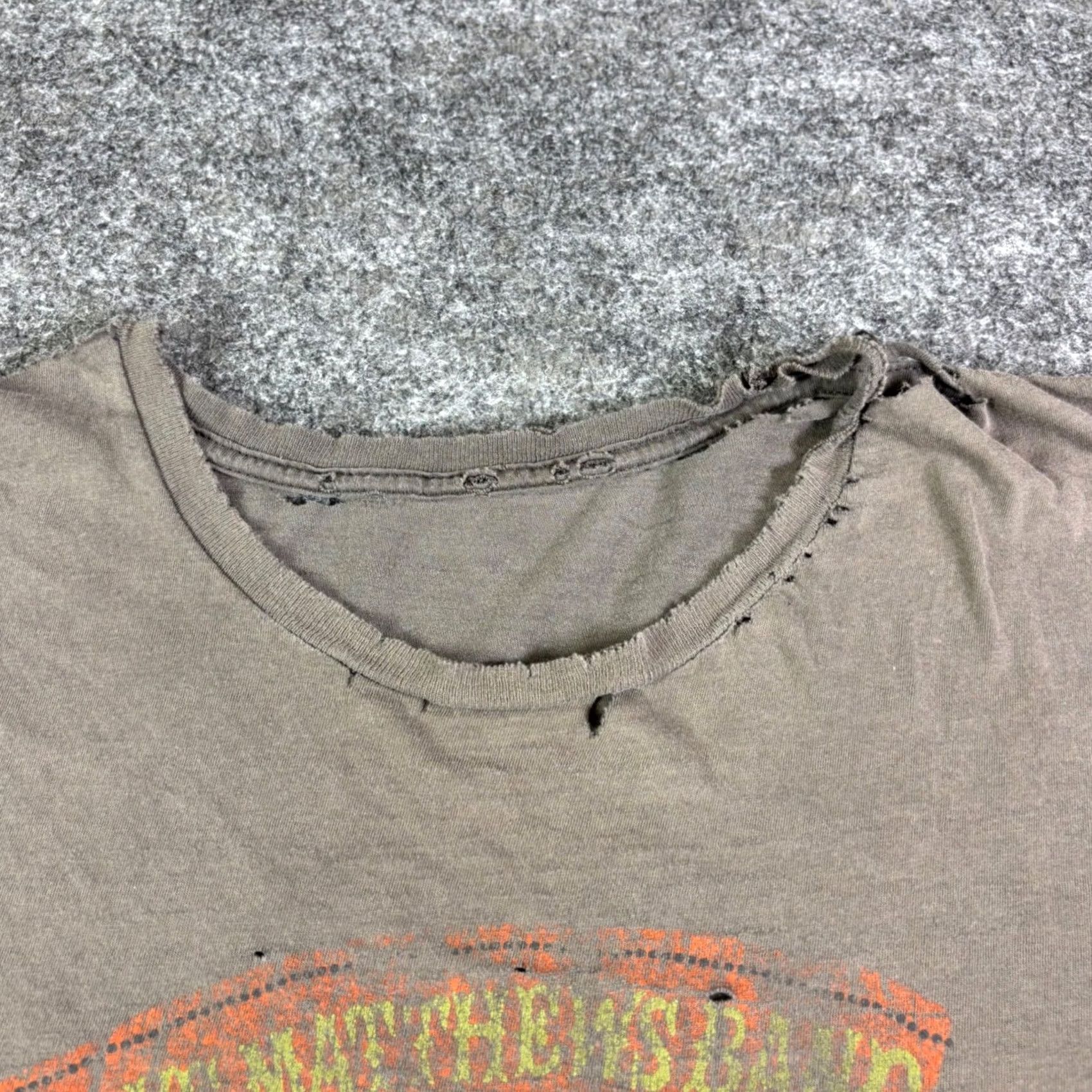 Vintage Dave Matthews Band Caravan Atlantic City 2011 Tour T-Shirt Gray Distress Short Sleeve Adult Large Regular Crew Neck Graphic Print Vintage No N/A Size US L / EU 52-54 / 3 - 3 Thumbnail