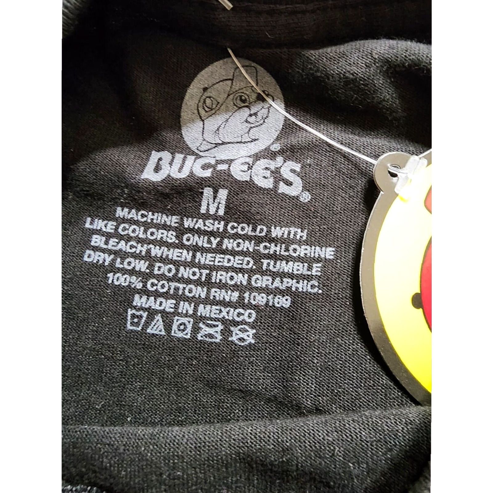 Vintage Buc-ee's Mens Short Sleeve T Shirt Black Glow in the Dark New Years Graphic Tee Medium Size US M / EU 48-50 / 2 - 2 Thumbnail