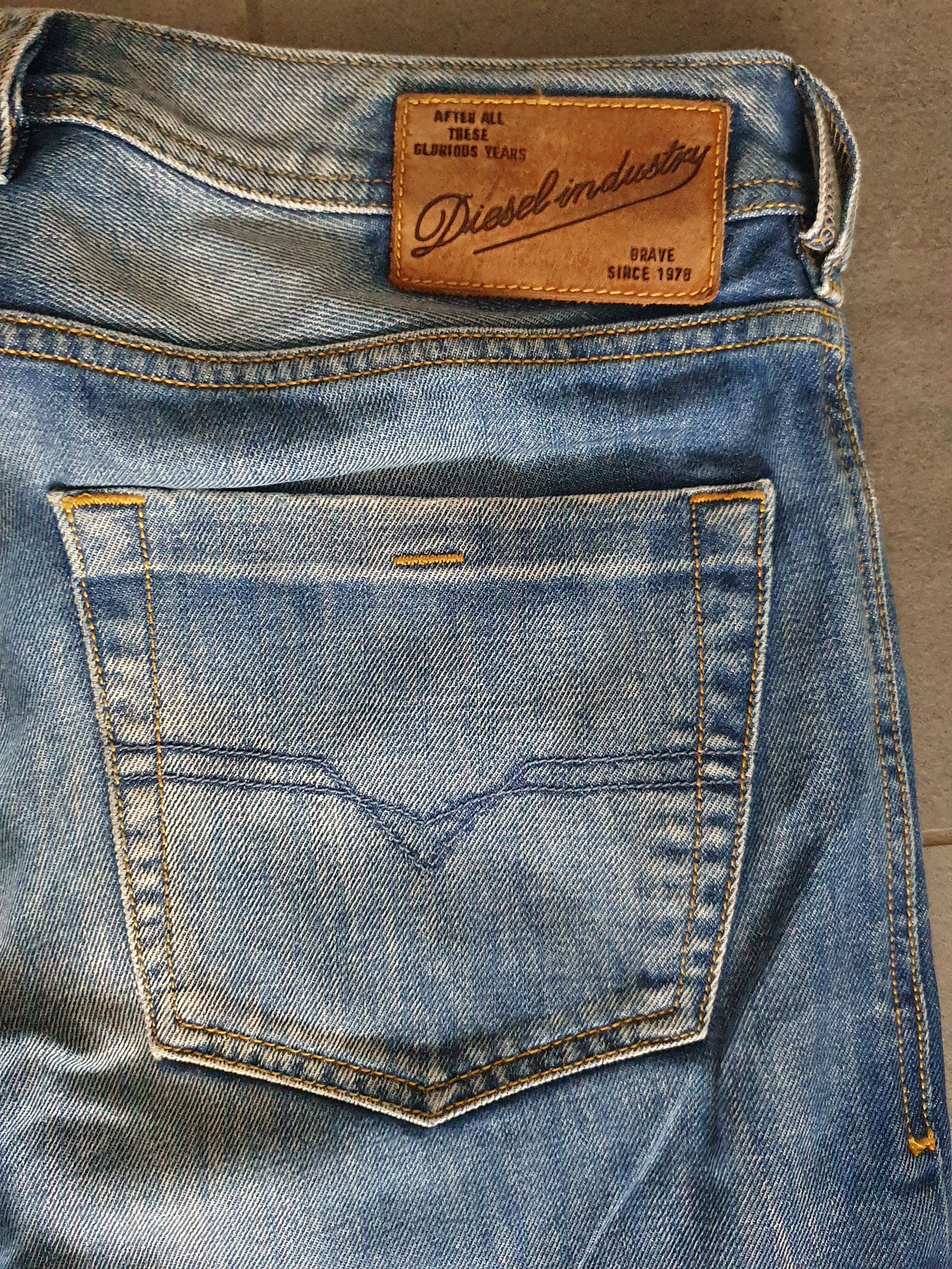 Diesel Bootcut Diesel men's denim Size US 34 / EU 50 - 8 Thumbnail