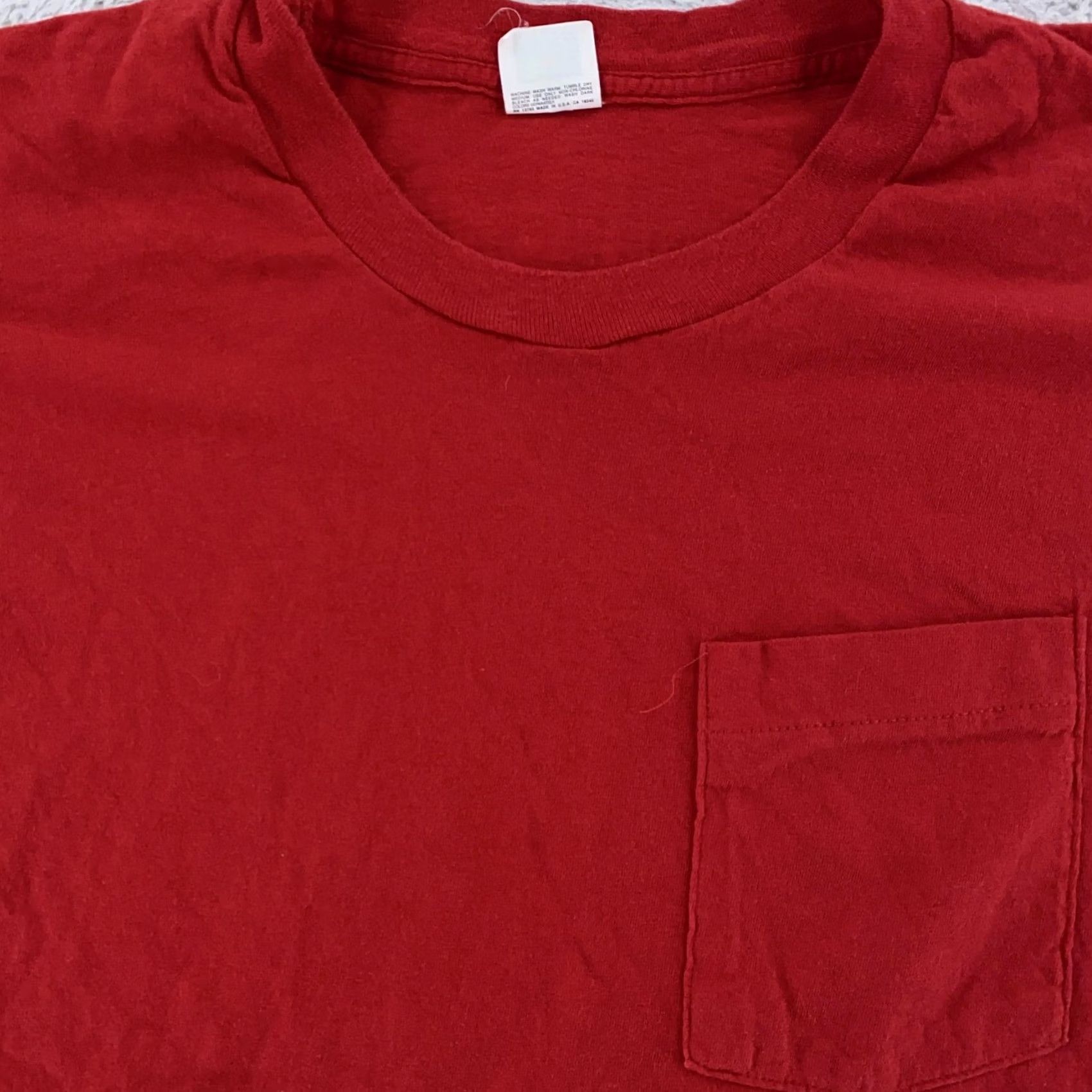 Fruit Of The Loom VINTAGE Fruit of the Loom Shirt Mens M/L Red Pocket Tee USA 90s Casual Crew Neck Short Sleeve Cotton Size US M / EU 48-50 / 2 - 2 Thumbnail