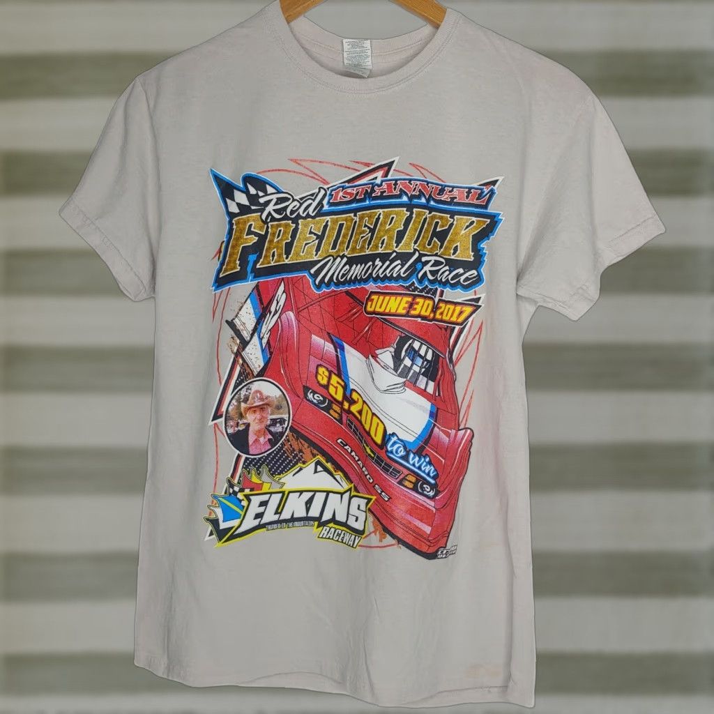 Gildan Elkins Raceway Shirt Medium Red Frederick Memorial Race Stock Car T-Shirt Mens Size US M / EU 48-50 / 2 - 1 Thumbnail