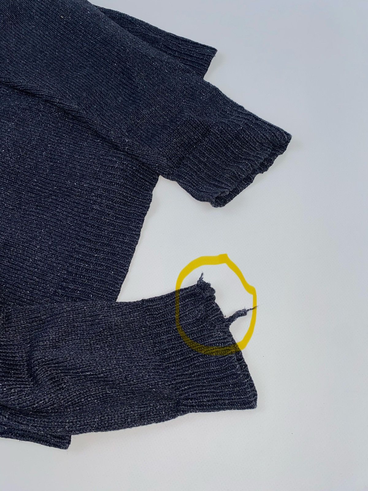 🚨 Out Legacy 1980-81 100% silk knitted cardigan sweater