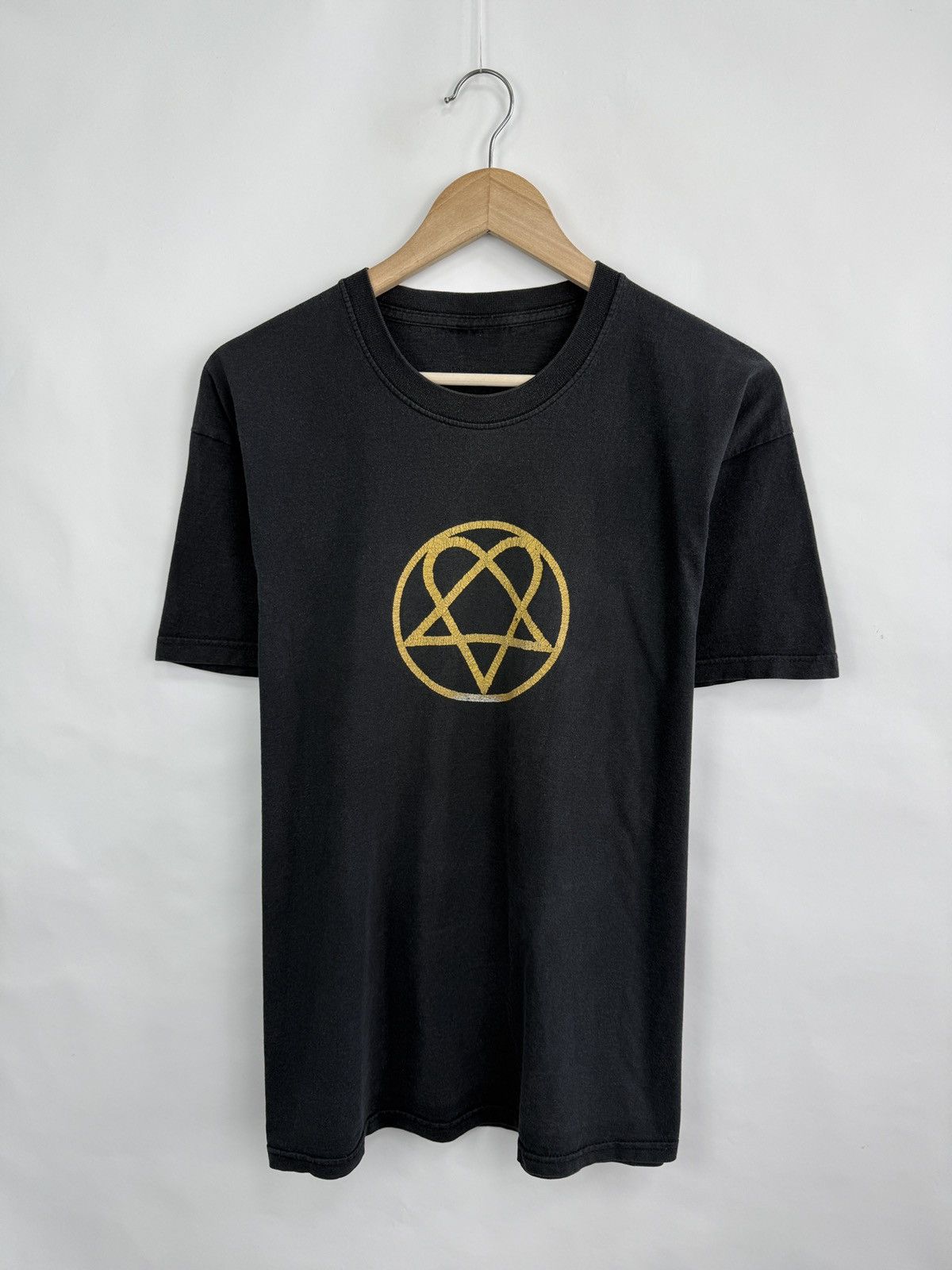 Band Tees Vintage 90s HIM Heartagram T-Shirt Band Metal Rare Retro Y2K Size US M / EU 48-50 / 2 - 4 Thumbnail