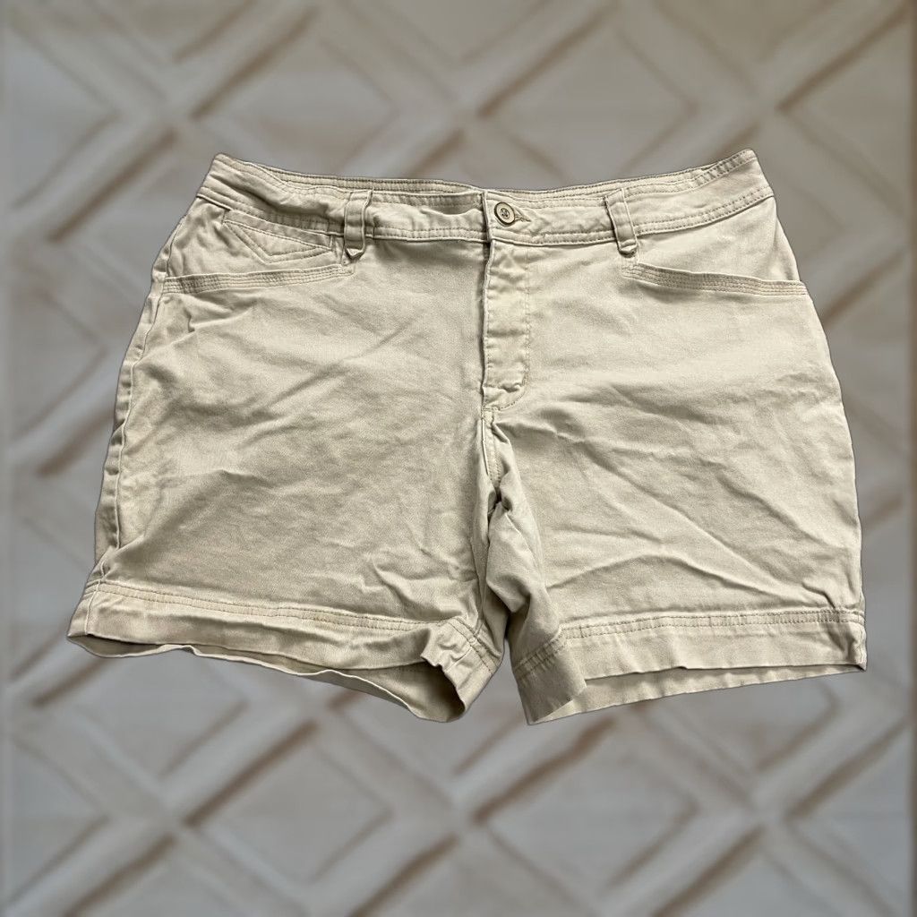Lee Lee Platinum Label Shorts Women Petite 14P Brown High Rise Chino Casual Womens Size 36" / US 14 / IT 50 - 1 Thumbnail