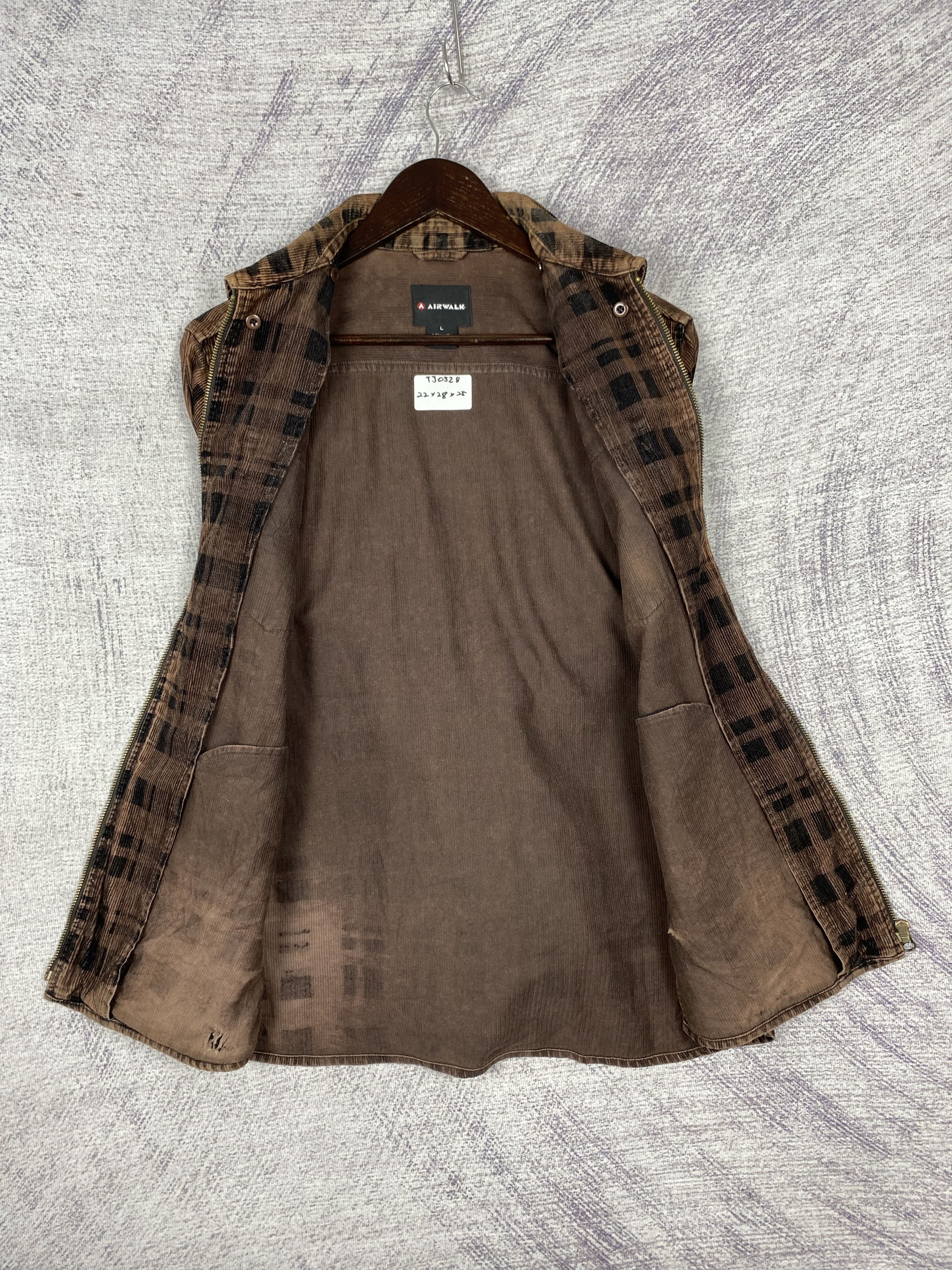 Airwalk Vintage Airwalk Checked Corduroy Chore Jacket Size US L / EU 52-54 / 3 - 8 Thumbnail