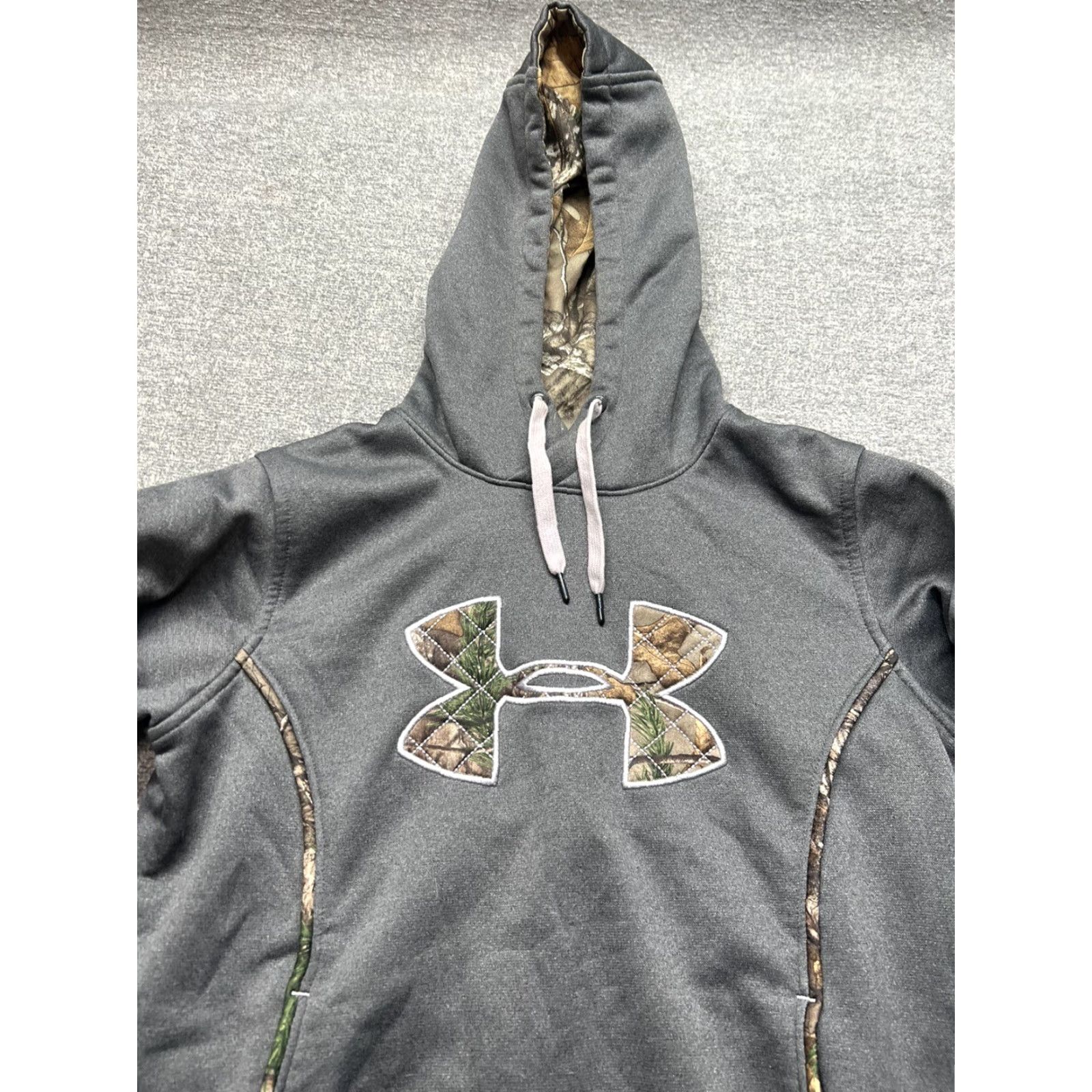 Realtree Under Armour Storm Hoodie Mens Small Gray Realtree Camo Heather Pullover Hooded Pockets Regular Short Sleeve? Size US S / EU 44-46 / 1 - 2 Thumbnail