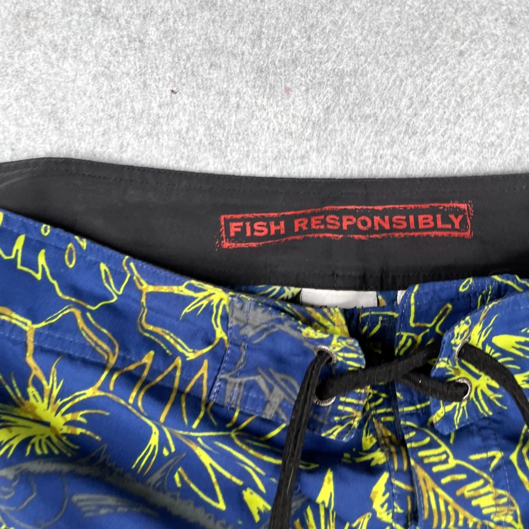Vintage Columbia Men Board Shorts 40 Navy Blue Floral Beach Surfing Recreational Mens Size US 40 / EU 56 - 6 Thumbnail
