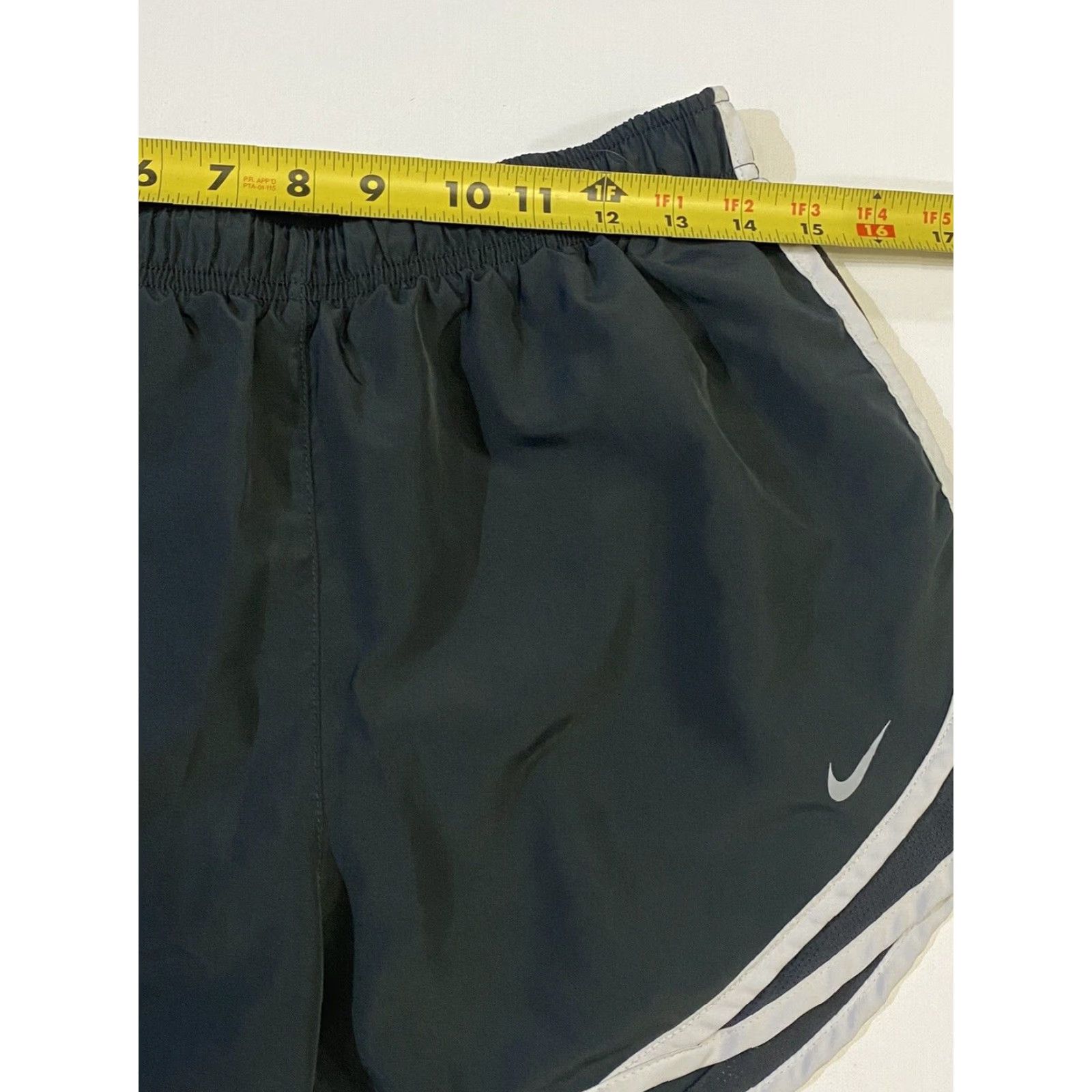 Nike **Nike Dri Fit Running Shorts Womens Gray Lightweight Large** User: **Nike Dri Fit Running Shorts Women's Gray Lightweight Large** Size 36" / US 14 / IT 50 - 4 Thumbnail