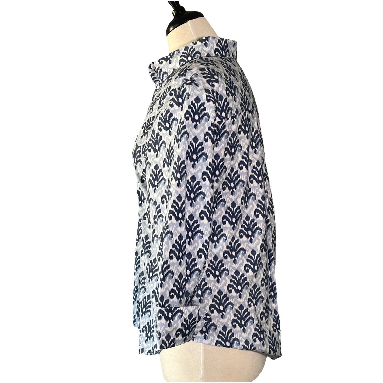 Chicos Chico's 0.5 / 6 No Iron Ikat Shirt NWT Size M / US 6-8 / IT 42-44 - 5 Thumbnail