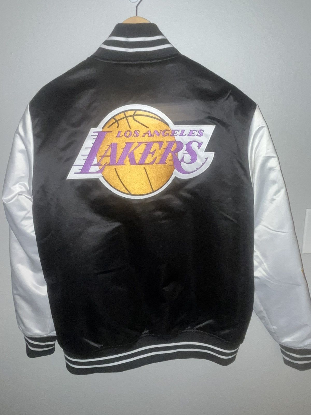 Mitchell & Ness Lakers GameTime Jacket L Size US L / EU 52-54 / 3 - 4 Thumbnail