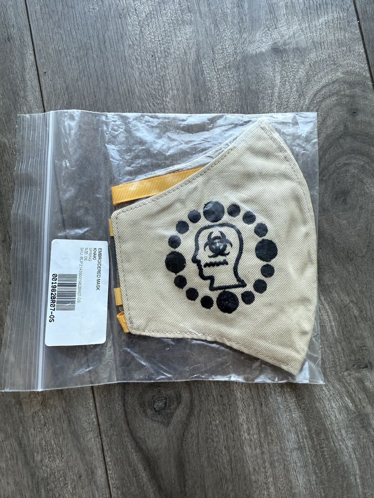 Brain Dead NEW Brain Dead Biohazard beige Embroidered Face Mask Size ONE SIZE - 2 Thumbnail