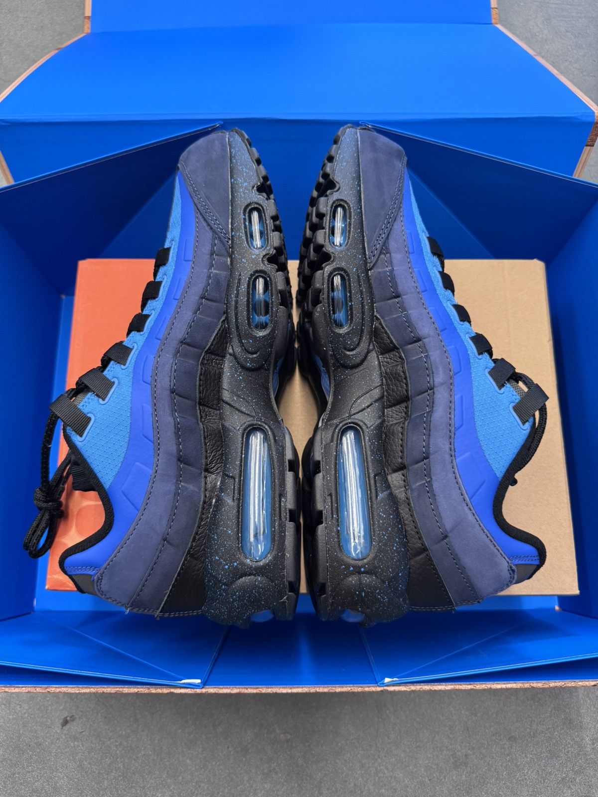 Nike 2024 Special Box Set Nike Air Max 95 + Air Force 1 Signed Size US 9.5 / EU 42-43 - 5 Thumbnail