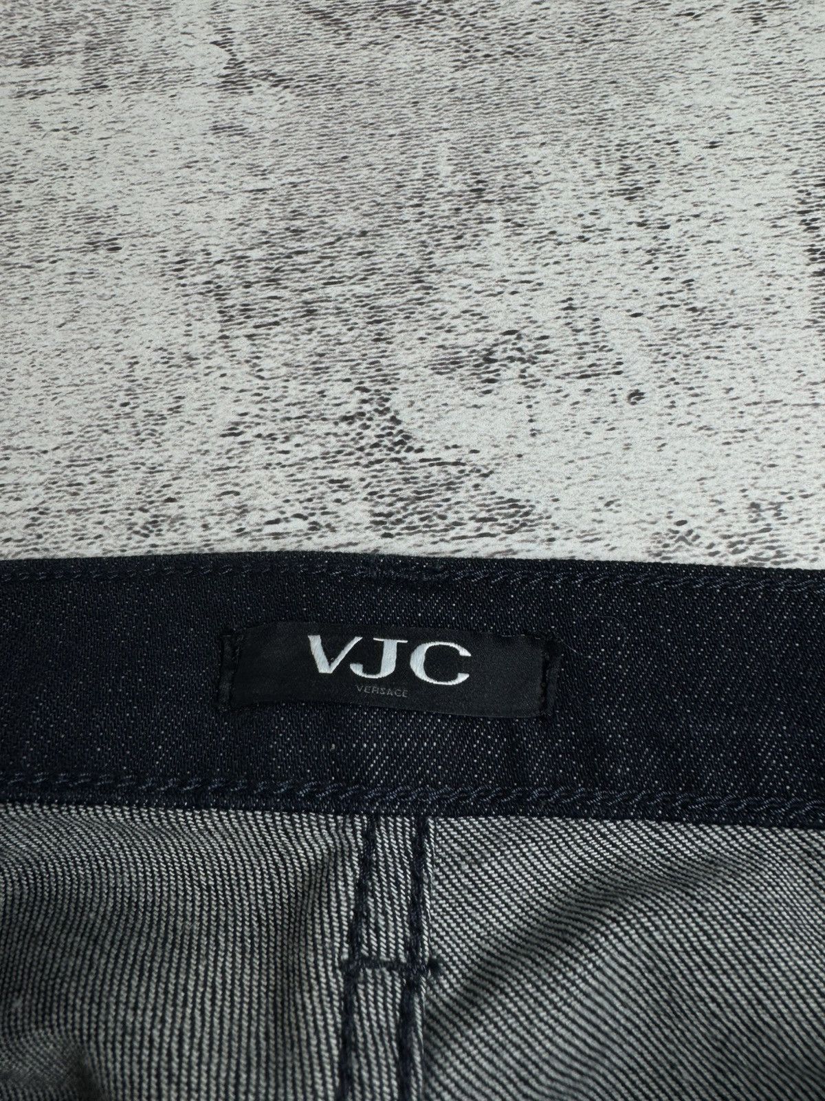 Versace Jeans Couture Versace Couture VJC Y2K Skinny Straight Denim Jeans Trousers Size 30" / US 8 / IT 44 - 15 Thumbnail