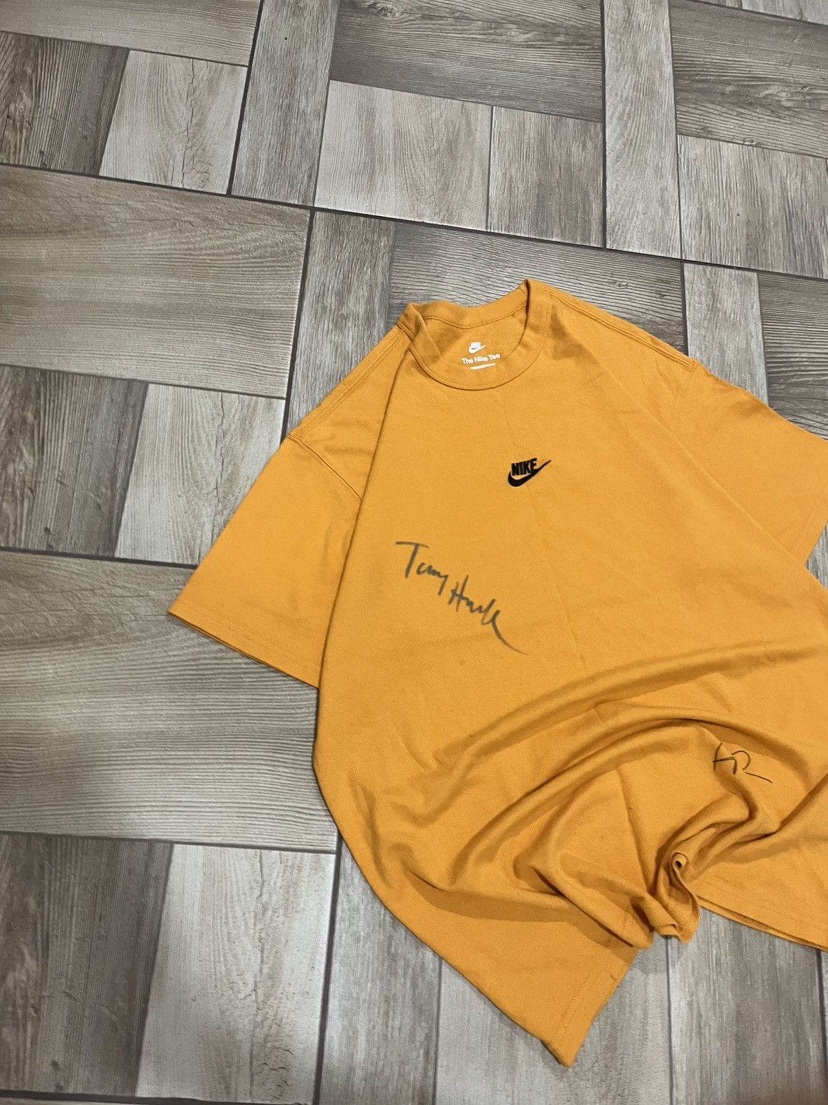 Nike Nike Tee — Golden Yellow Size US L / EU 52-54 / 3 - 4 Thumbnail