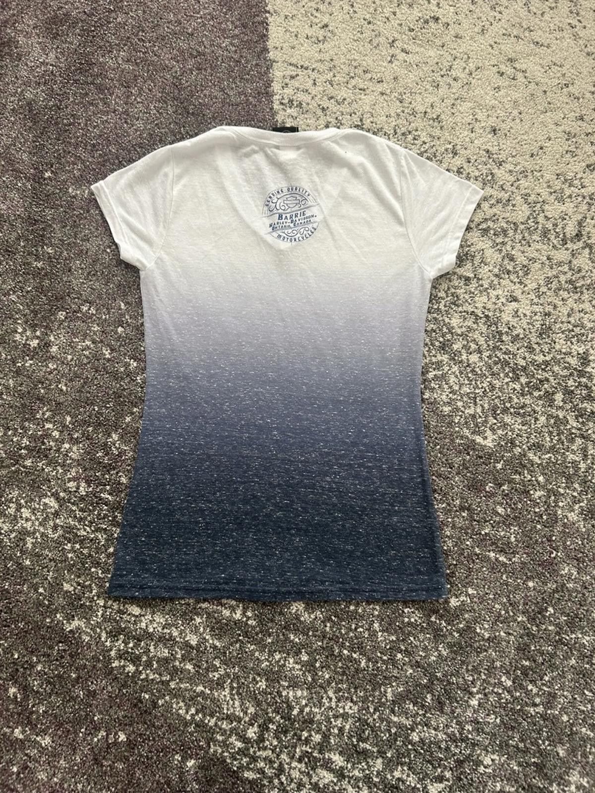 Harley Davidson Harley-Davidson Blue Flame Ombre V-Neck Tee – Barrie Size M / US 6-8 / IT 42-44 - 4 Thumbnail