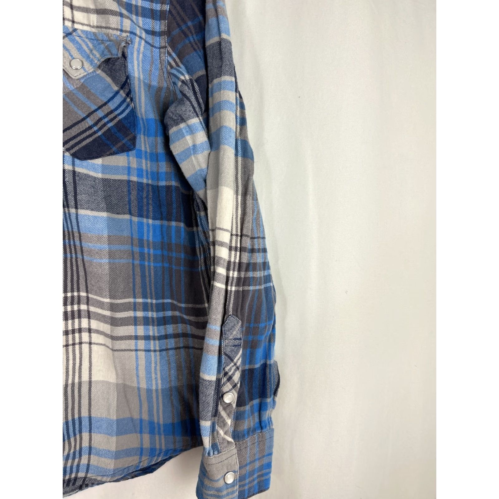 Levi's VINTAGE Levis Shirt Plaid Long Sleeve Pearl Snap Button-Up Gray Blue Mens S Short Details: Chest 21", Length 26", Sleeves 20" Size US S / EU 44-46 / 1 - 3 Thumbnail