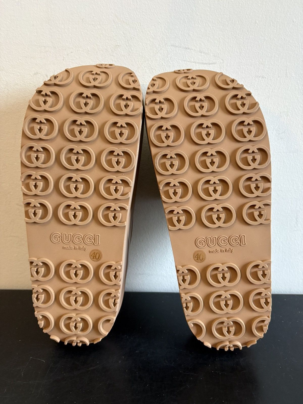 Gucci Gucci GG Interlocking Platform Rubber Slides Brown Size US 7 / EU 40 - 6 Thumbnail
