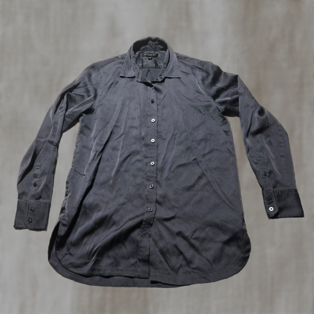 Banana Republic Banana Republic Shirt Adult XS Solid Black Lightweight Button-Up Top Womens Shirt XS Black Banana Republic Solid Lightweight Button-Up Shirt Top Women Size XS / US 0-2 / IT 36-38 - 1 Thumbnail