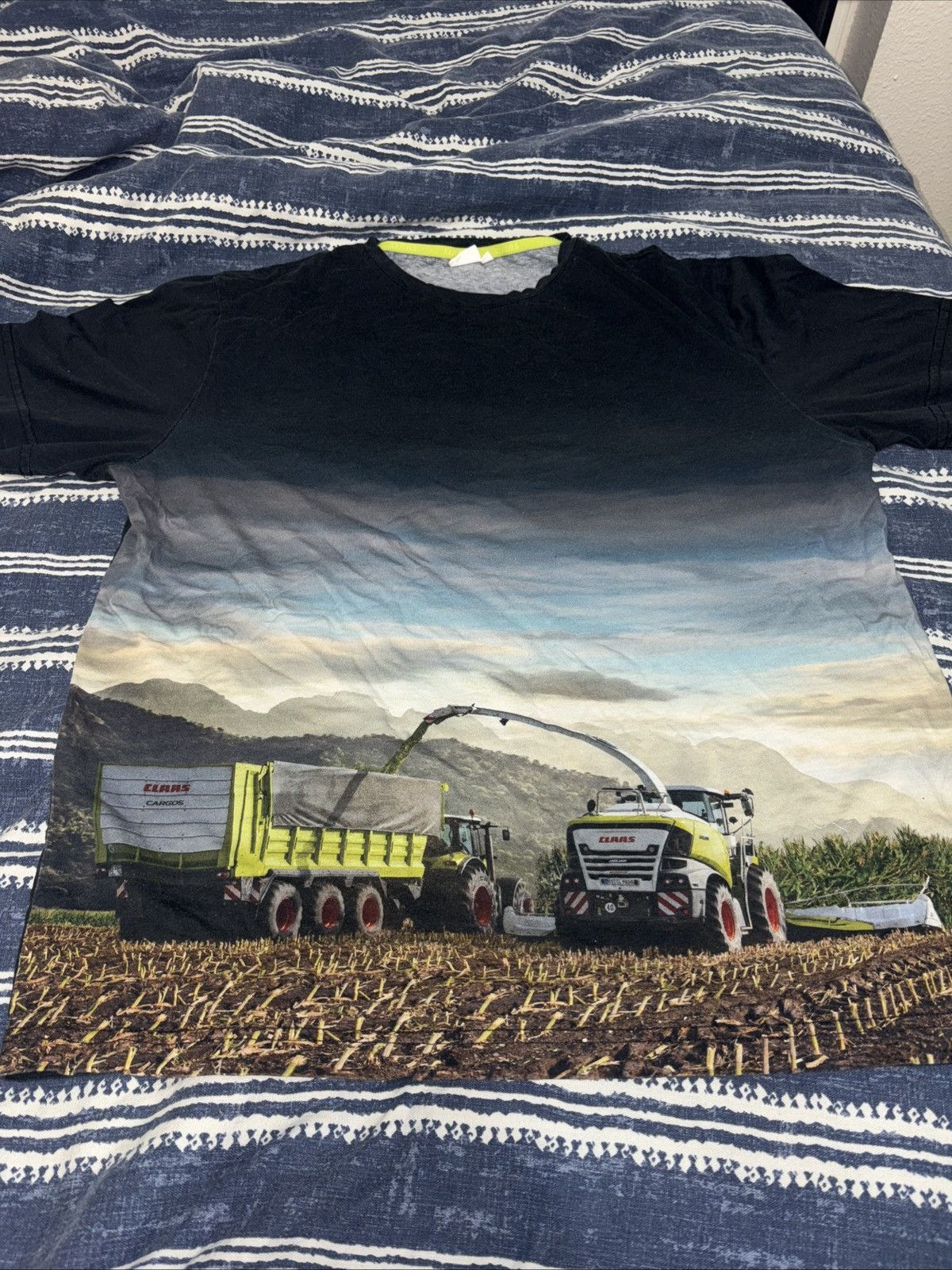 Vintage Tractor AOP tee Size US XL / EU 56 / 4 - 1 Thumbnail