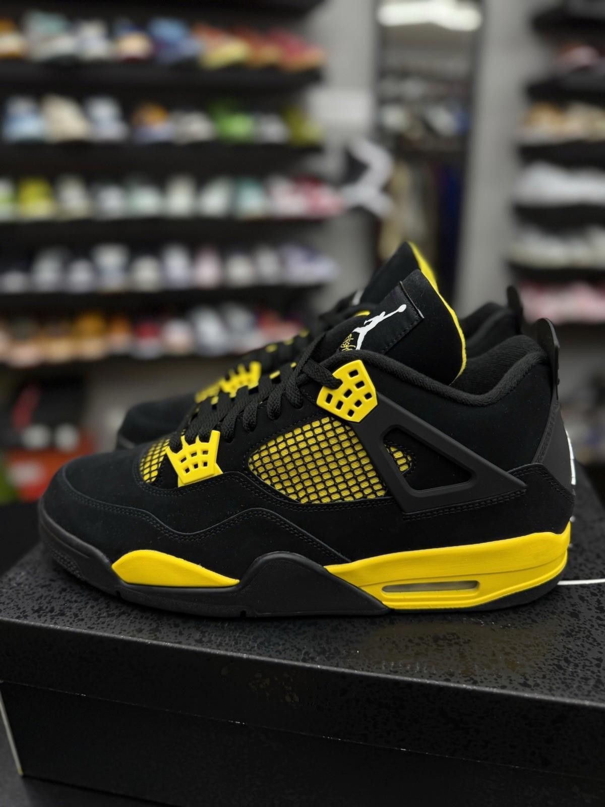 Jordan Brand Size 13 - Nike Air Jordan 4 Retro Thunder Yellow Black 2023 Size US 13 / EU 46 - 4 Thumbnail