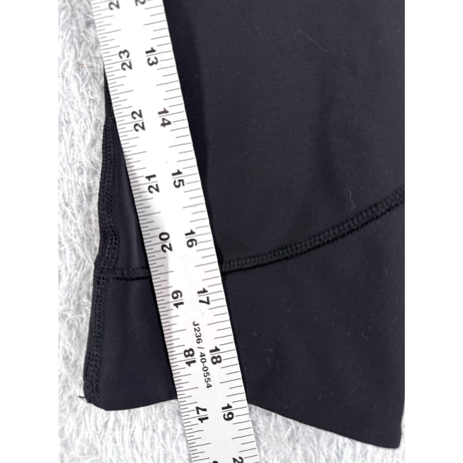 Lululemon Lululemon Pants Women 6 Black In Movement Crop Everlux 19" Training Training W6AHJS Size 28" / US 6 / IT 42 - 6 Thumbnail