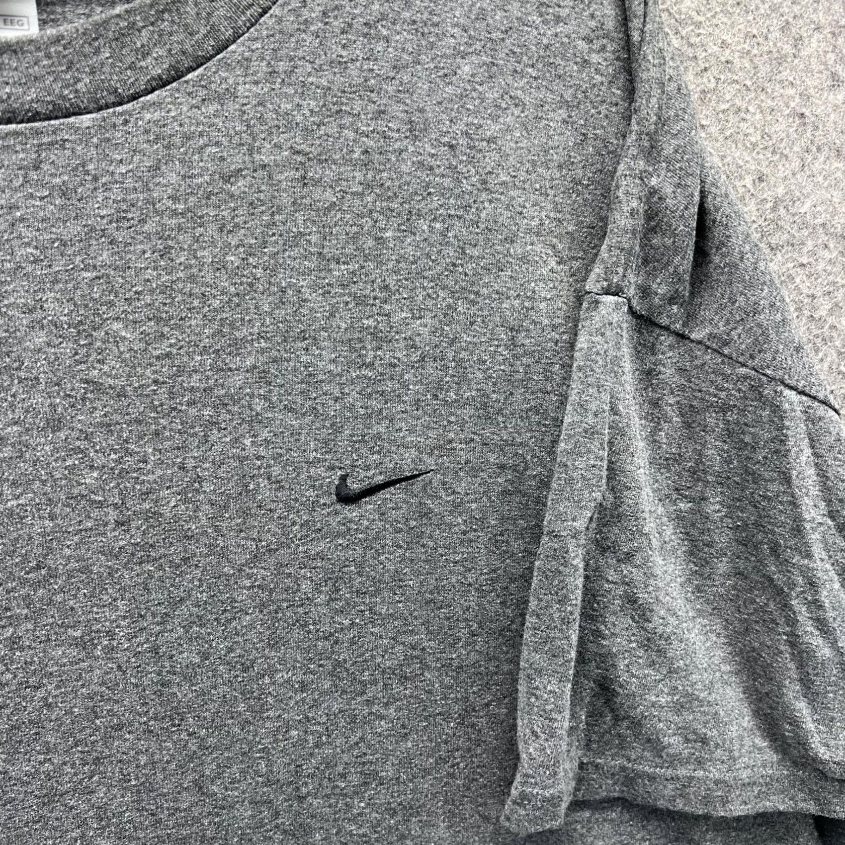 Nike Nike Shirt Mens 2XL Gray Swoosh Logo Basic Crewneck Athletic Casual Tee Size US XXL / EU 58 / 5 - 7 Thumbnail