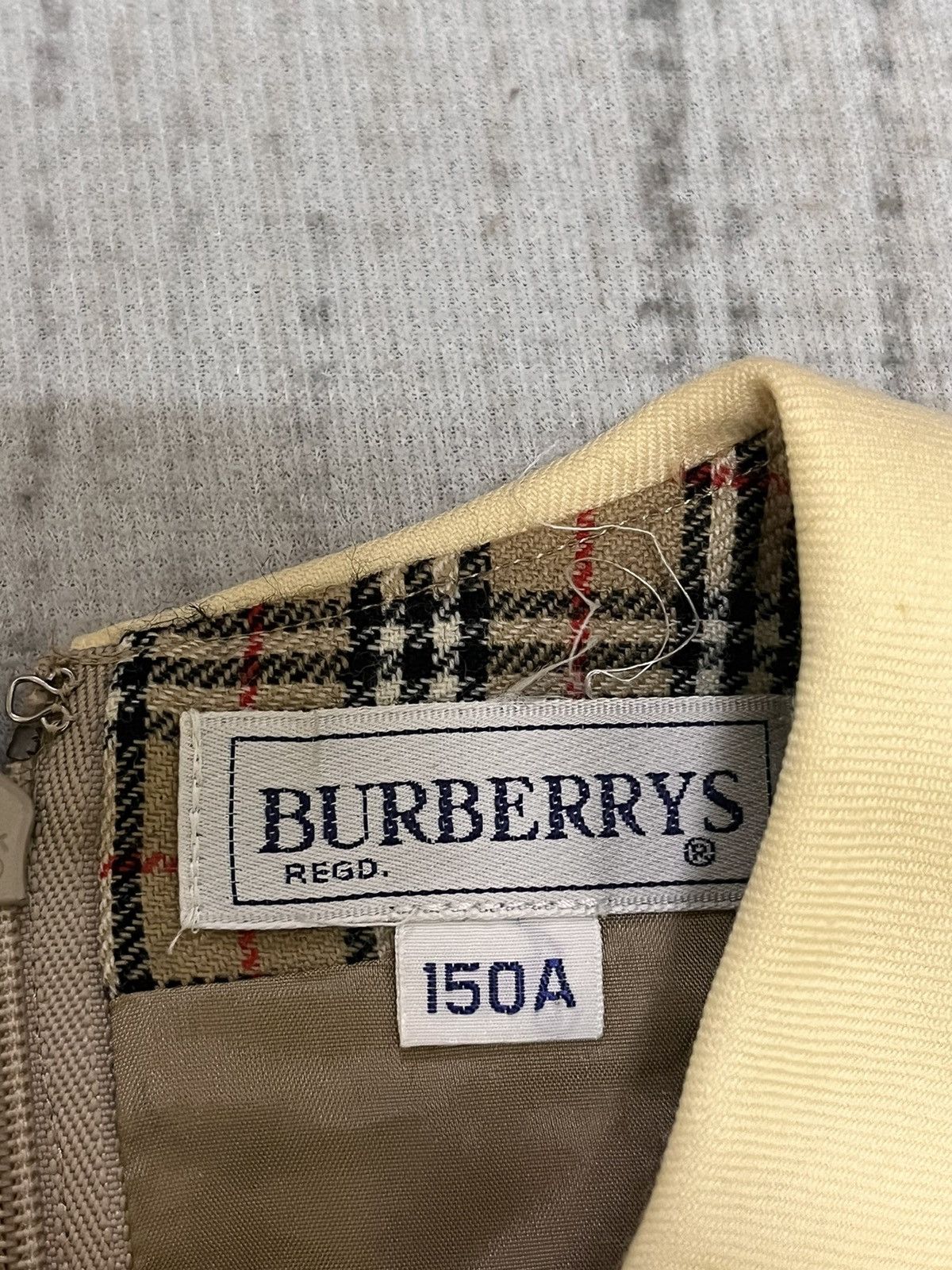 Burberry Vintage 80s burberry nova check gown Size ONE SIZE - 4 Thumbnail
