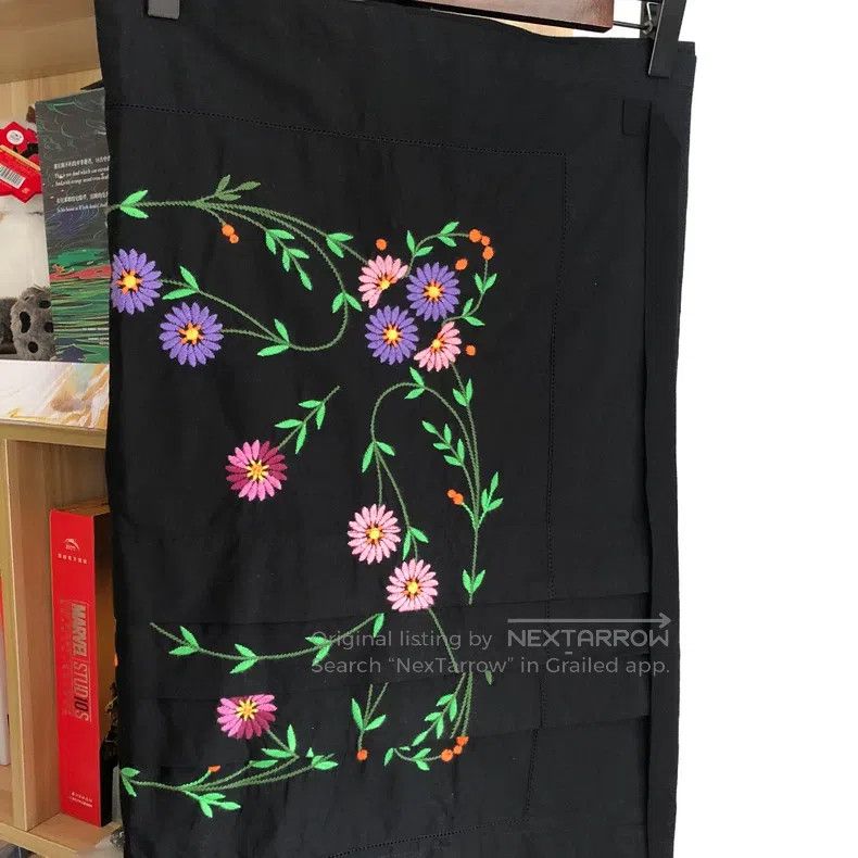 Comme des Garcons Comme Des Garcons size one-size-fits-all Embroidered wrapa Size 25" / US 0 / IT 36 - 5 Thumbnail