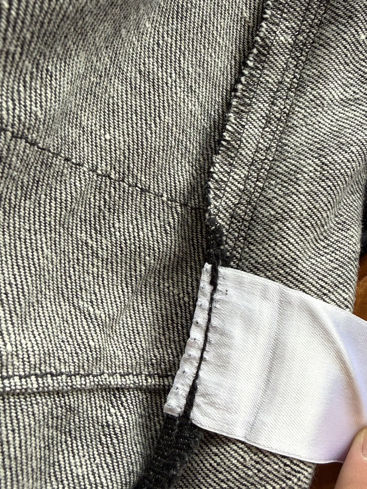 Louis Vuitton Luis Vuitton Grey Denim Skirt size 40 Size 27" / US 4 / IT 40 - 24 Thumbnail