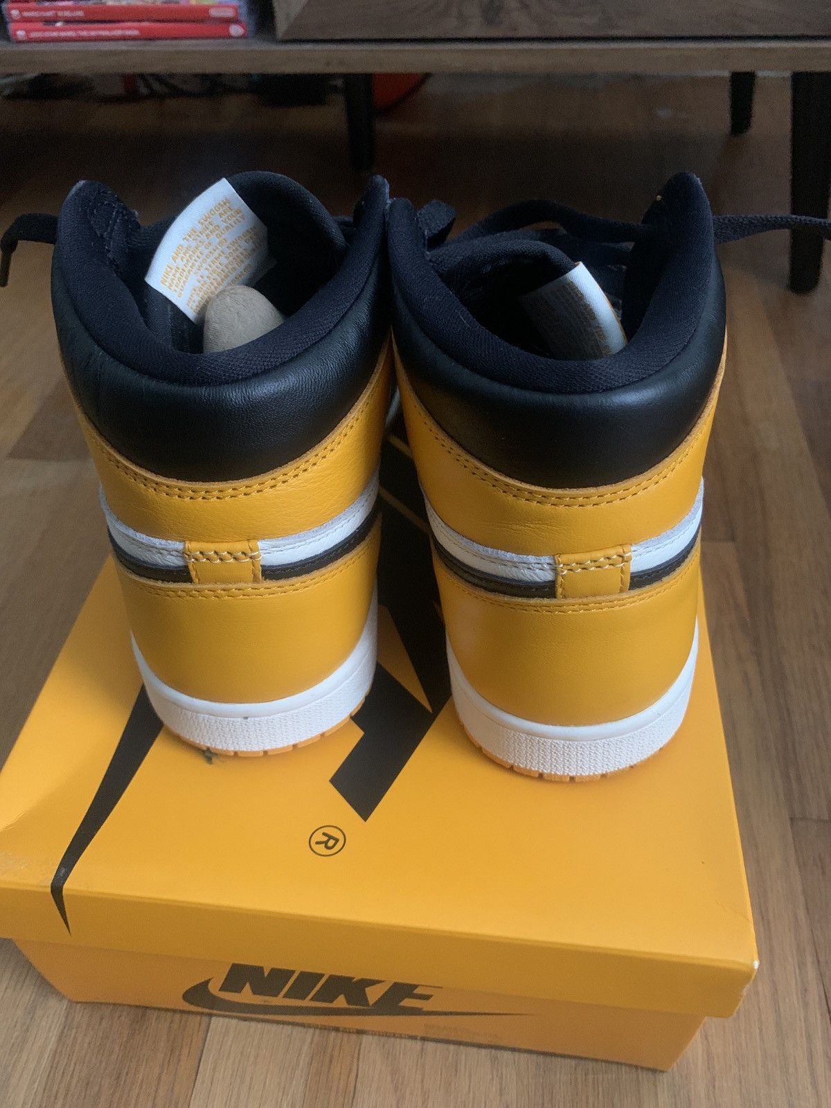 Nike air jordan 1 retro high og taxi Size US 8 / EU 41 - 6 Thumbnail