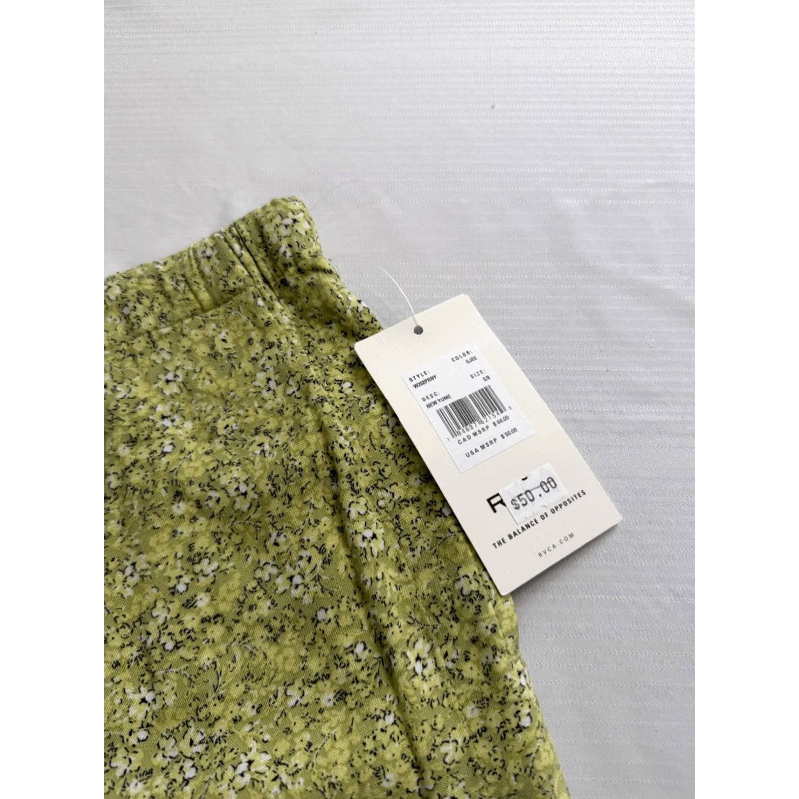 Rvca Shorts Womens Small Green Floral Viscose New Yume, Women's (Size 28) — image 2 of 6