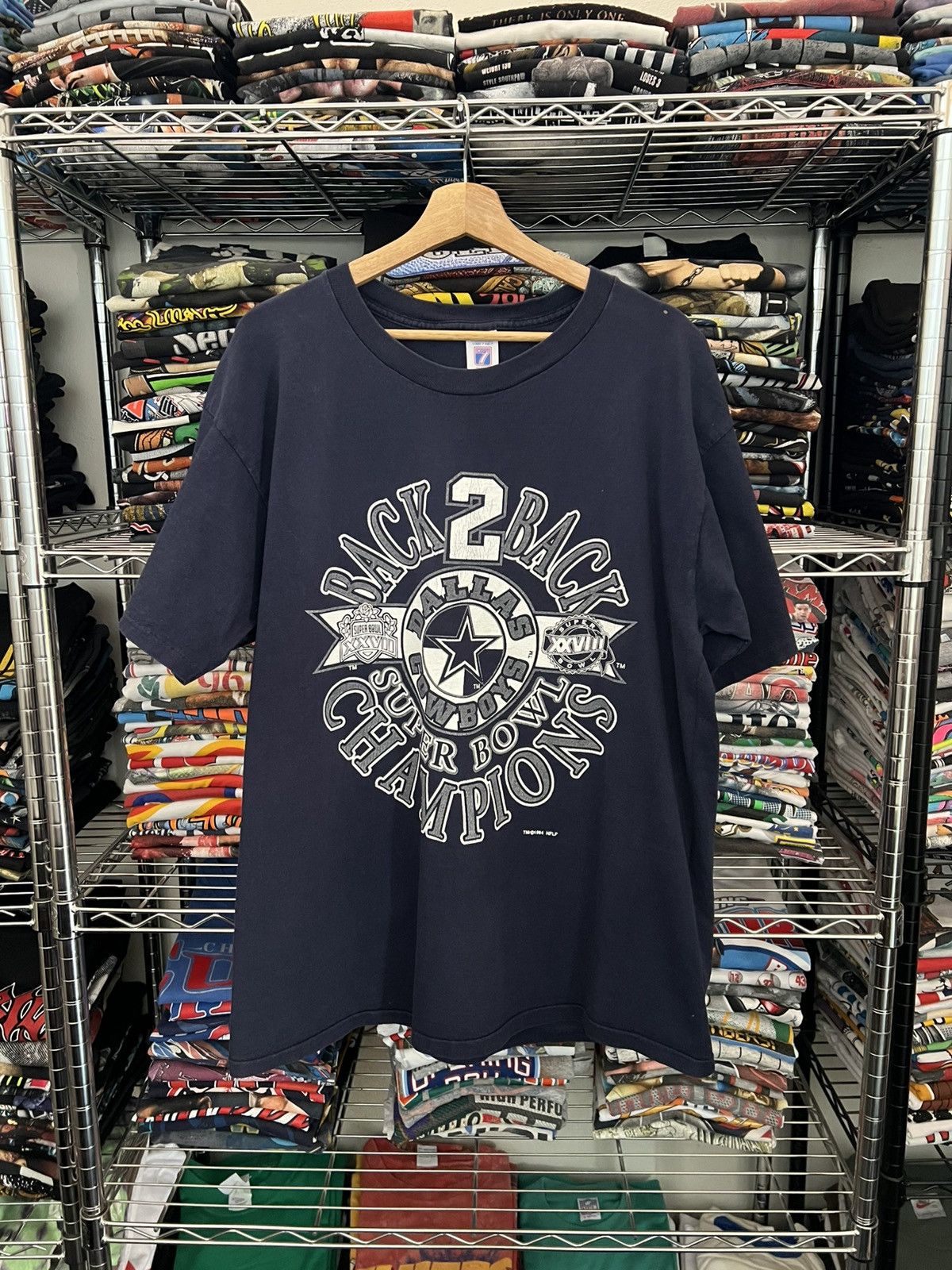 Logo 7 1994 Dallas Cowboys NFL Super Bowl XXVIII Back 2 Tee Size US XL / EU 56 / 4 - 1 Thumbnail