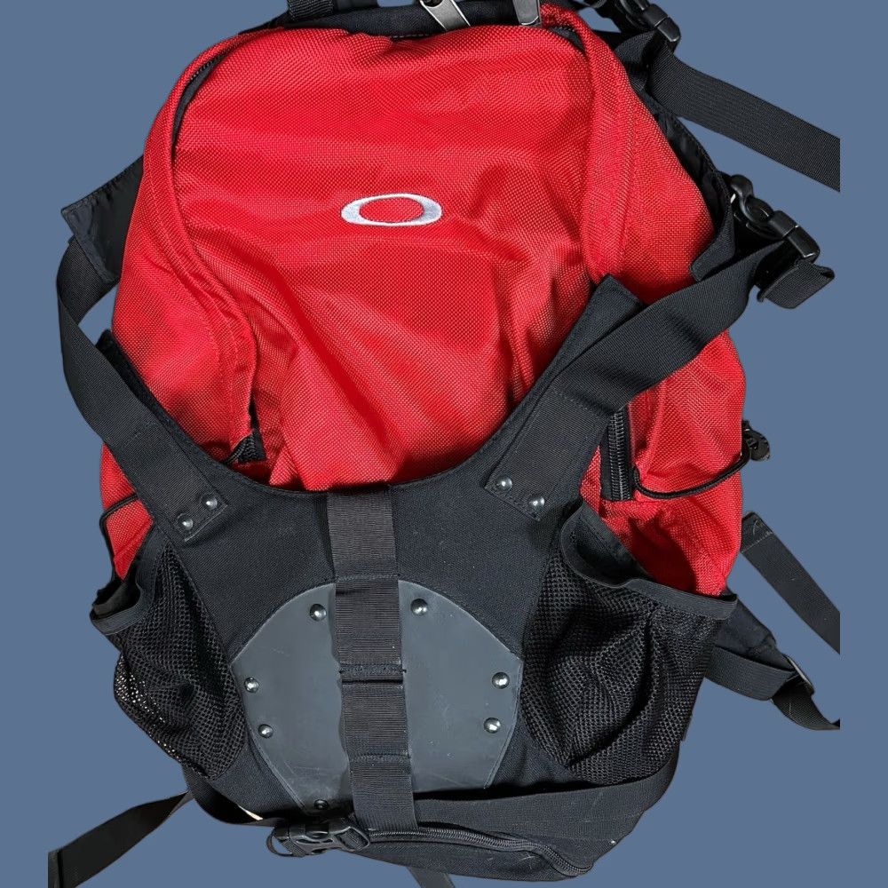 Oakley VINTAGE Oakley Icon Backback Red Black Bag Nylon Backpack Men 20” x 13” x 8” Outdoor Sports Nylon Oakley Icon 90s Y2K Bags Size ONE SIZE - 1 Thumbnail