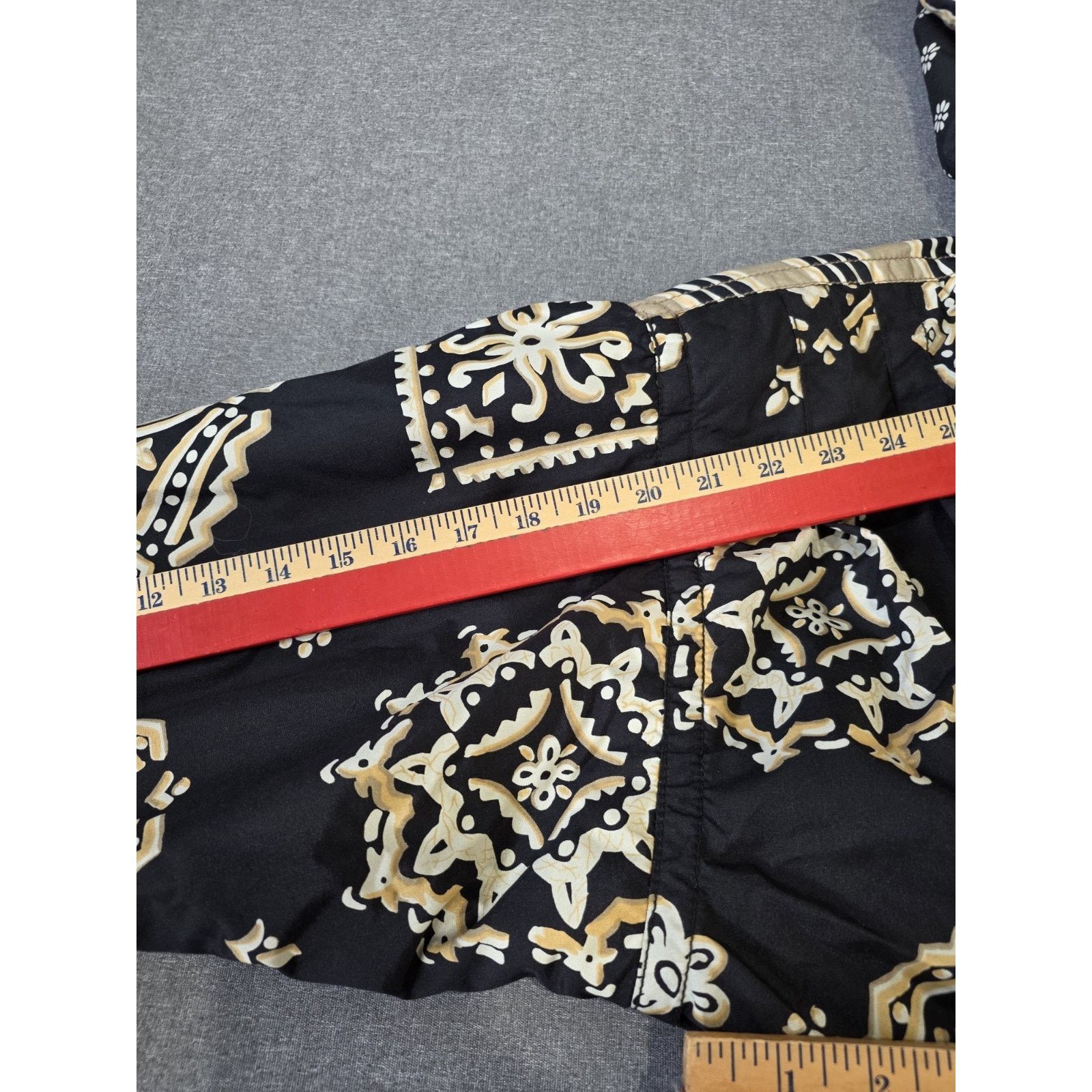 Obermeyer VTG Obermeyer Fanciful Jacket Black aztec Hood w headband Size S / US 4 / IT 40 - 3 Thumbnail