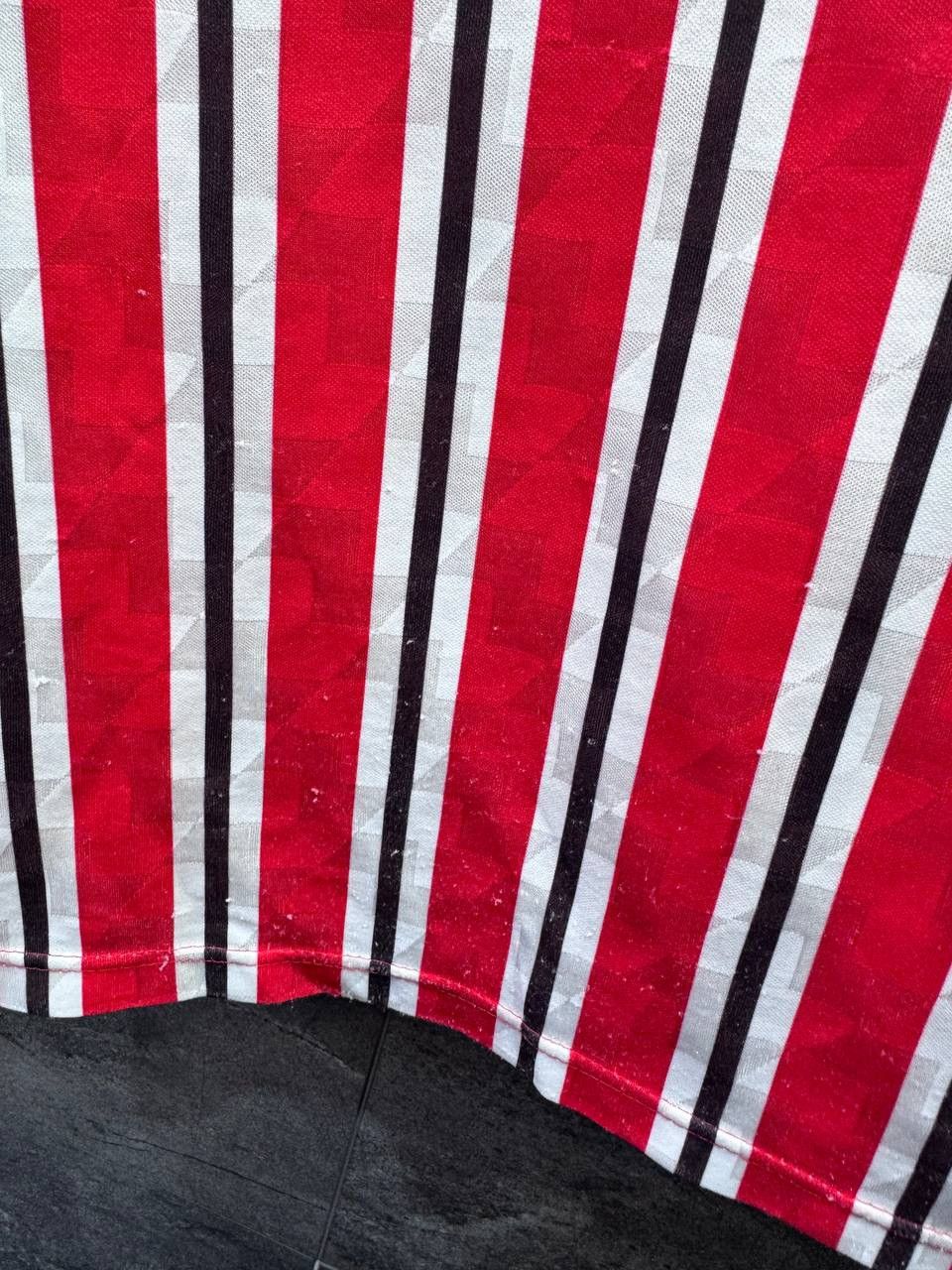Umbro Sheffield United Umbro 1990/92 Home Football Shirt Size US L / EU 52-54 / 3 - 19 Thumbnail