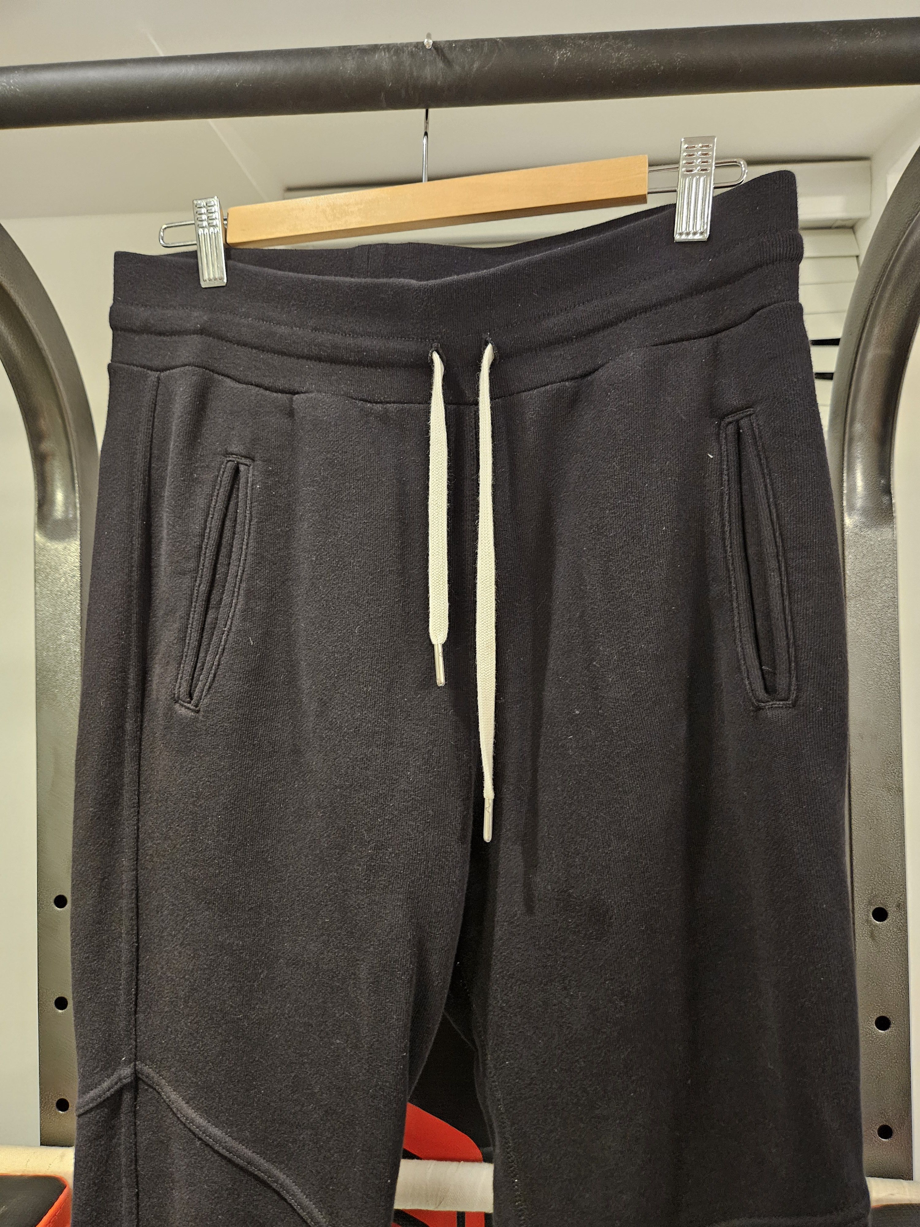 John Elliott (Final Sale) John Elliott black Escobar Sweat Size 3 Size US 32 / EU 48 - 9 Thumbnail