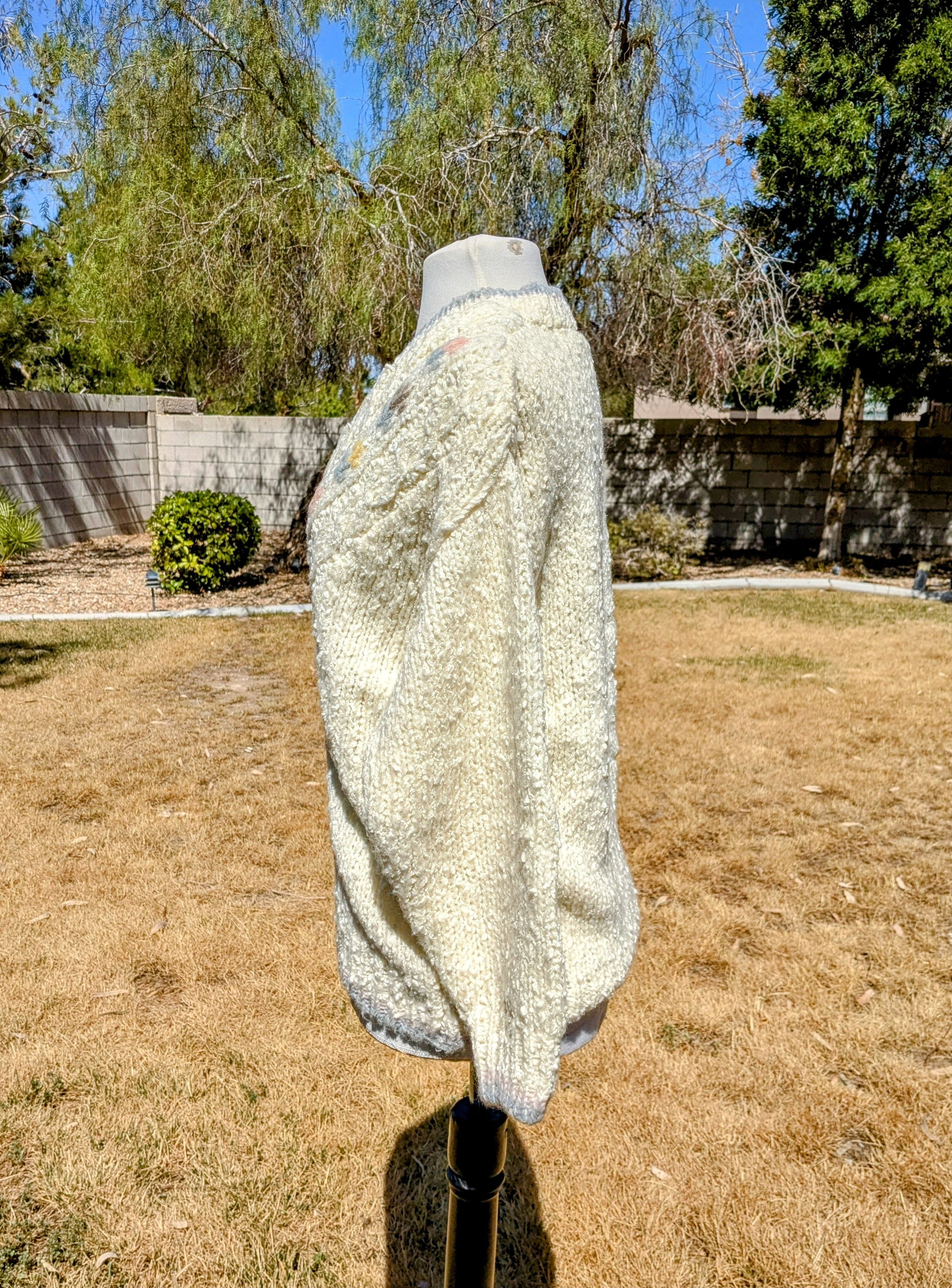 Liz Claiborne 1980s VTG Liz Claiborne Petites Boucle V-Neck Knit Sweater Size M / US 6-8 / IT 42-44 - 3 Thumbnail