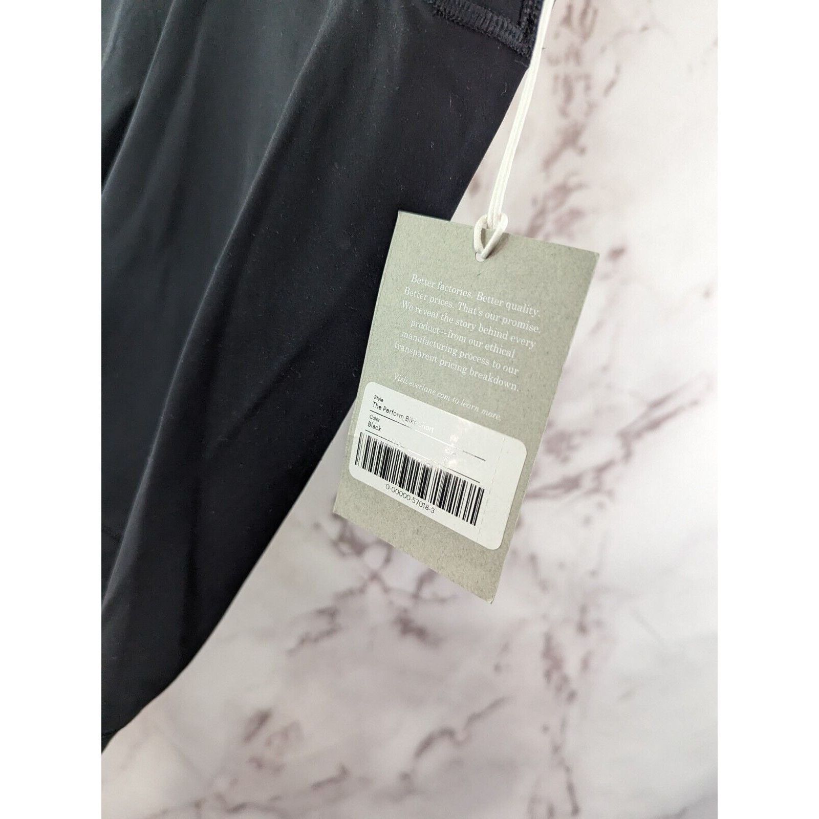 Everlane Everlane Shorts Women Medium Black Perform Bike High Rise Size 30" / US 8 / IT 44 - 9 Thumbnail